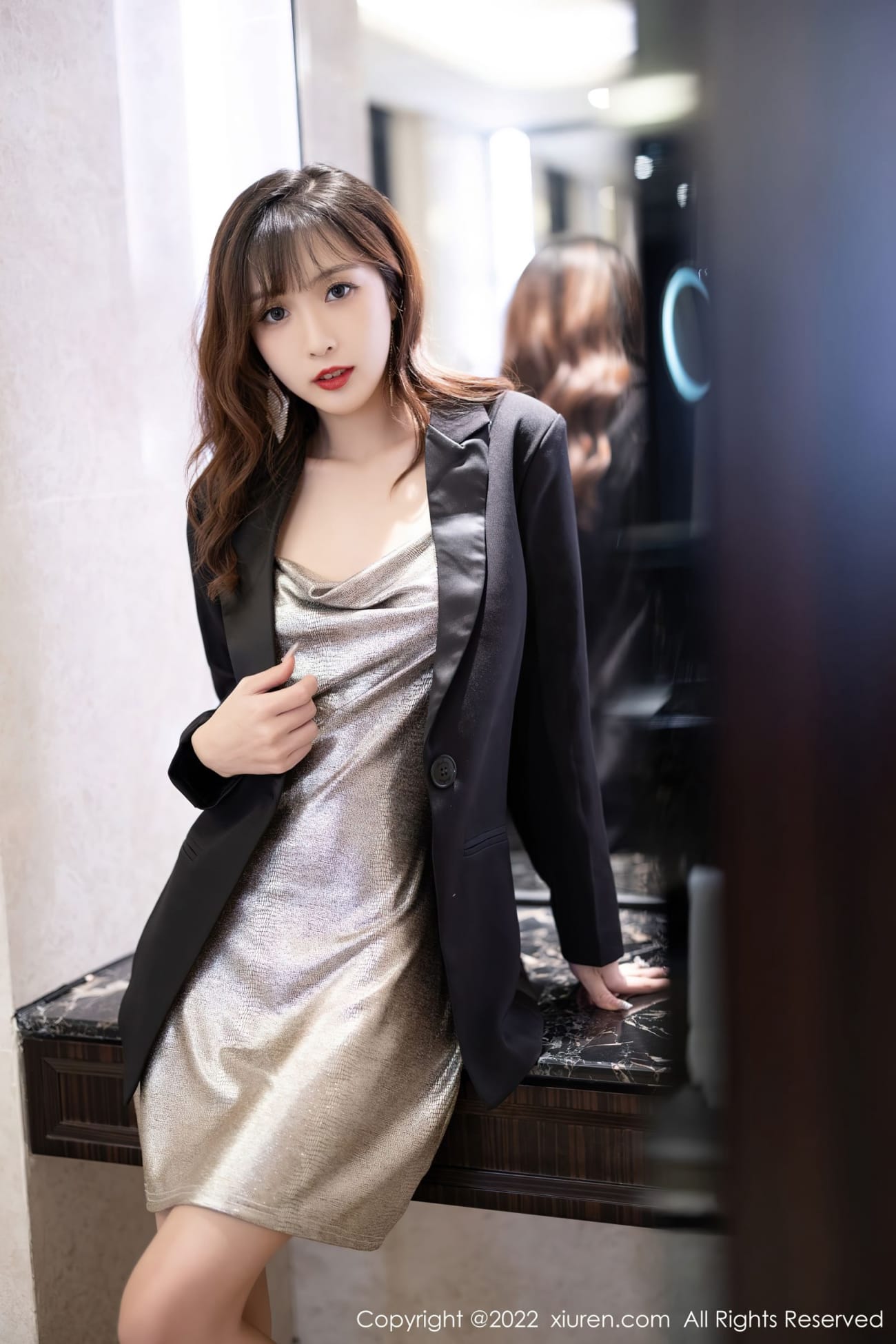 美女模特林星阑 - 银色吊裙+丝袜系列性感写真