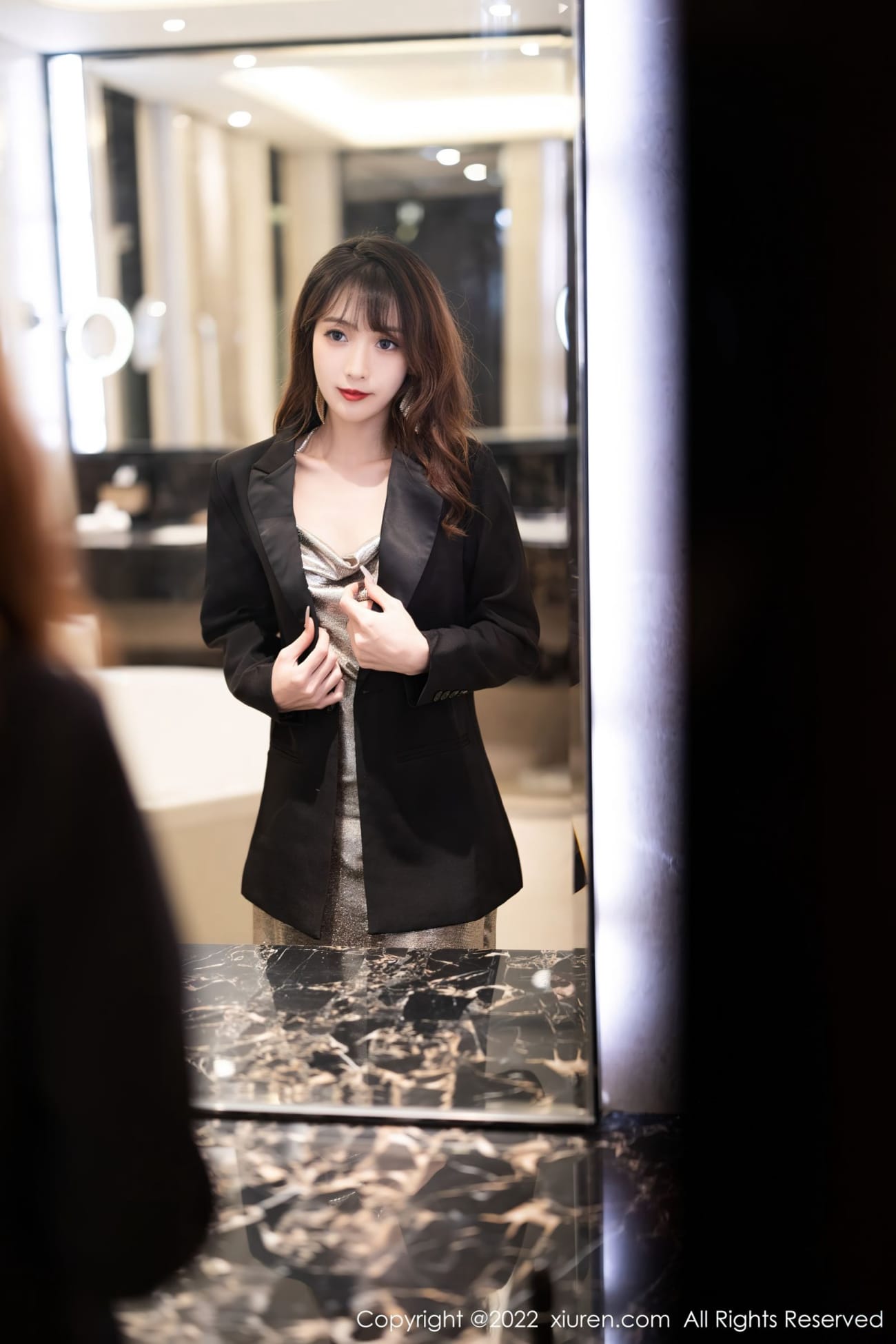 美女模特林星阑 - 银色吊裙+丝袜系列性感写真