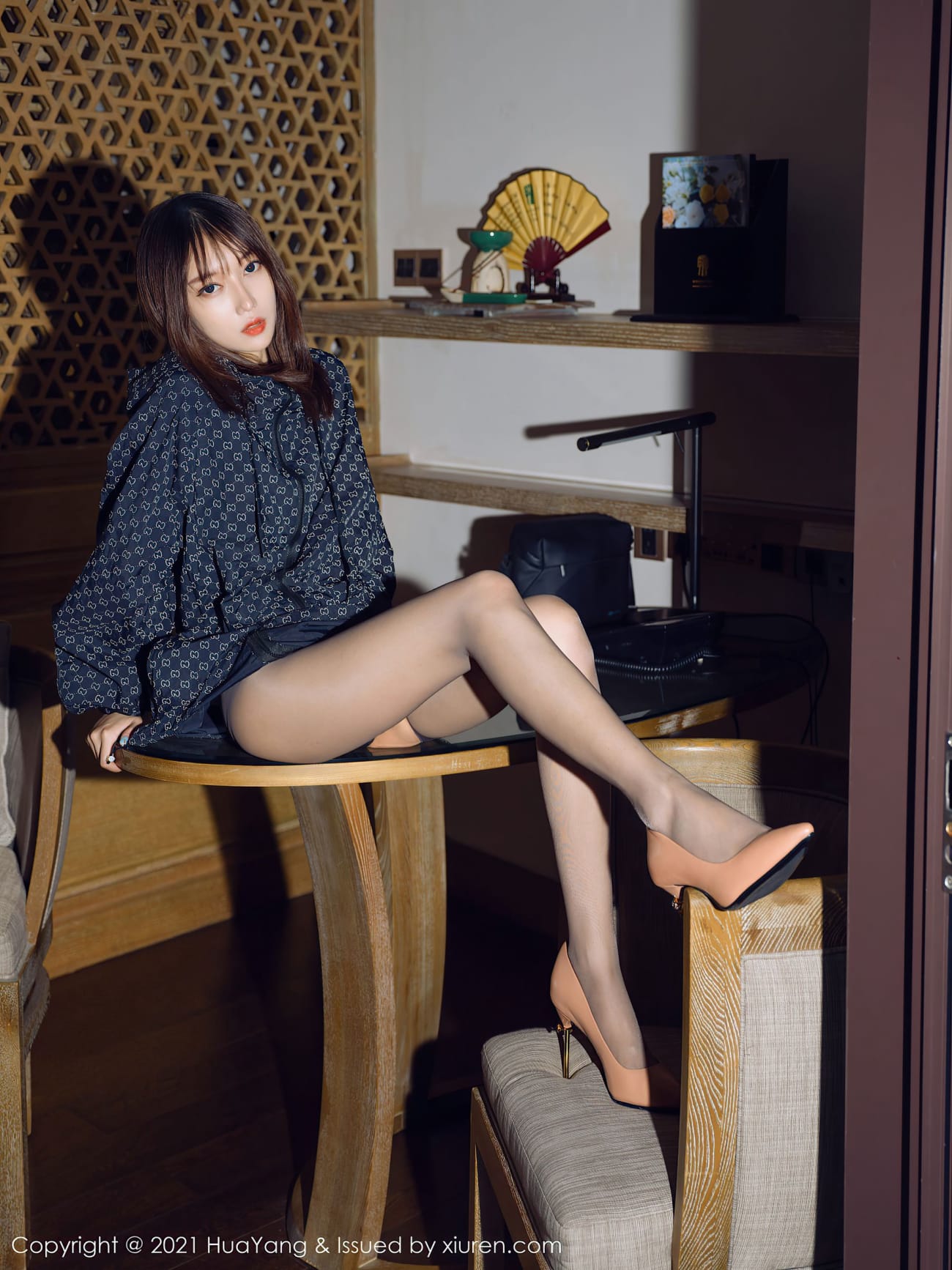 丽质美女玥儿玥er - 曼妙身材+丝袜系列桂林旅拍