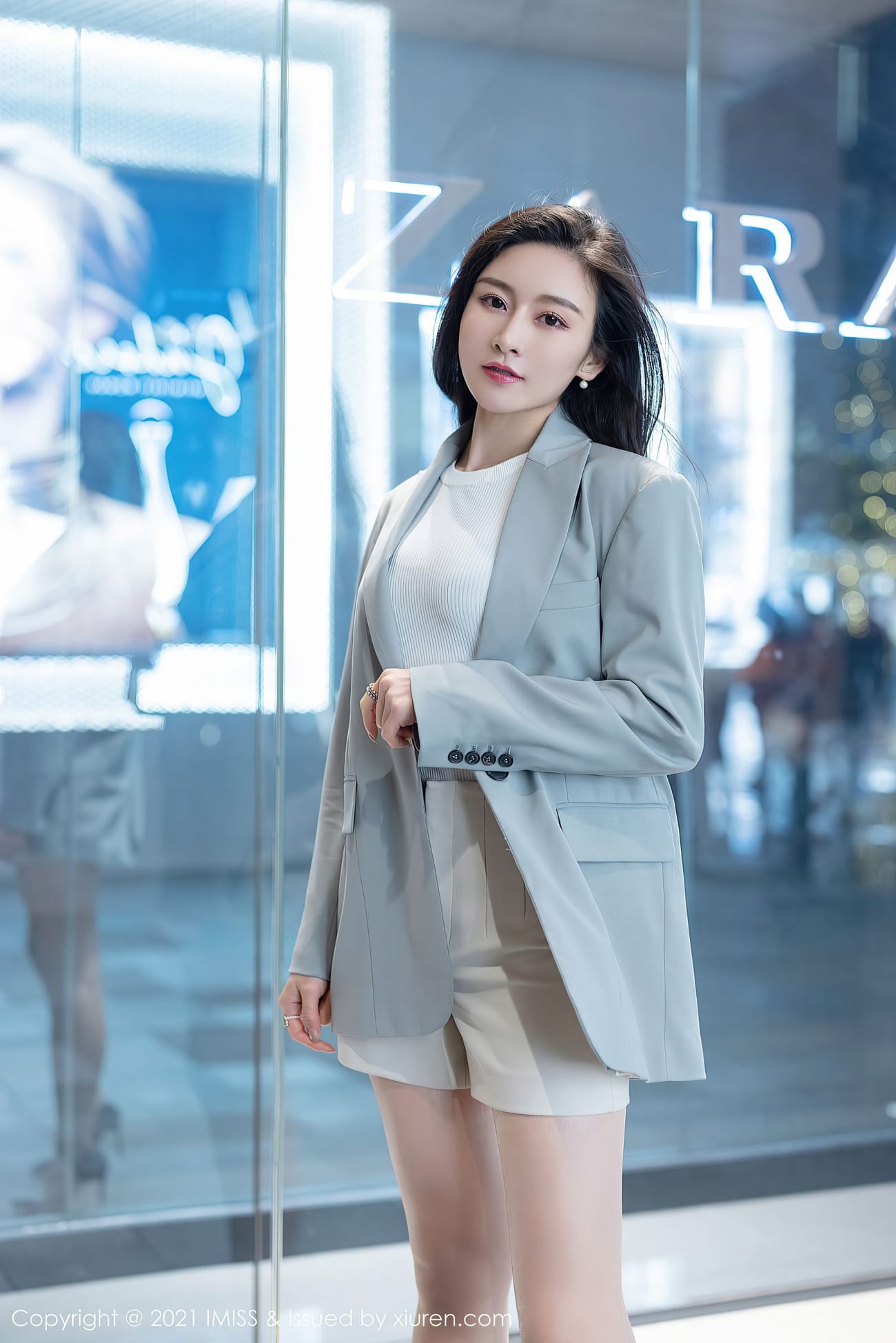 气质美女Vanessa - 职场OL+丝袜系列性感写真