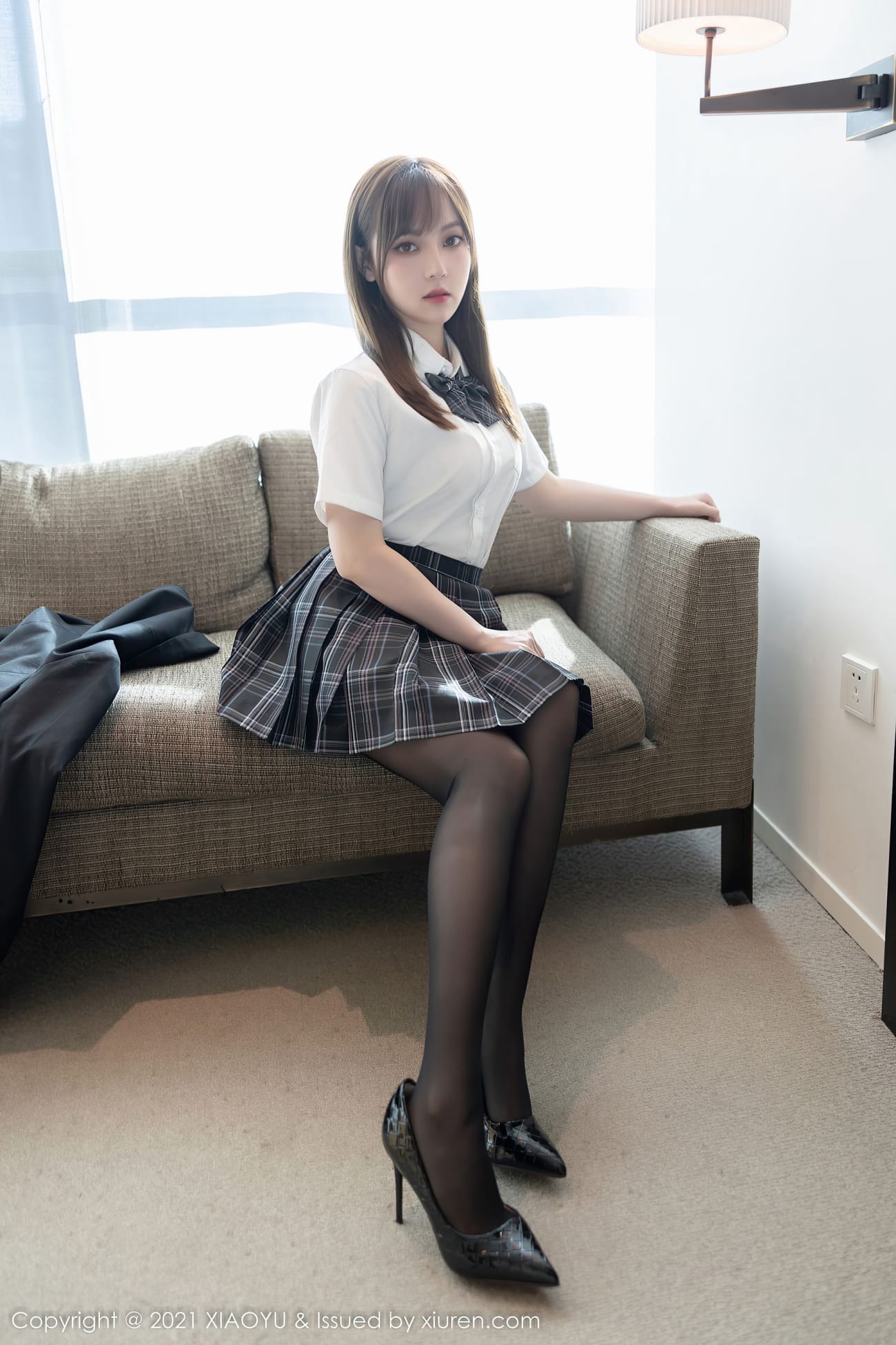 模特@豆瓣酱 - 学生制服+黑丝系列性感写真