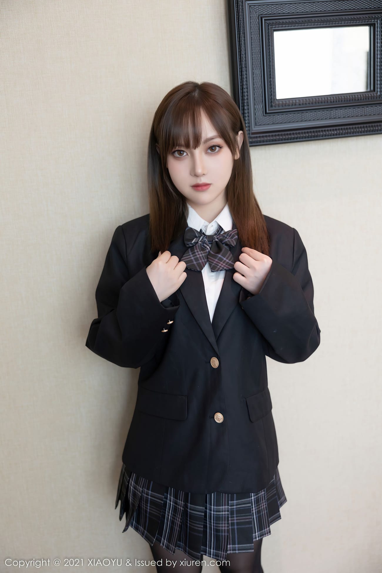 模特@豆瓣酱 - 学生制服+黑丝系列性感写真