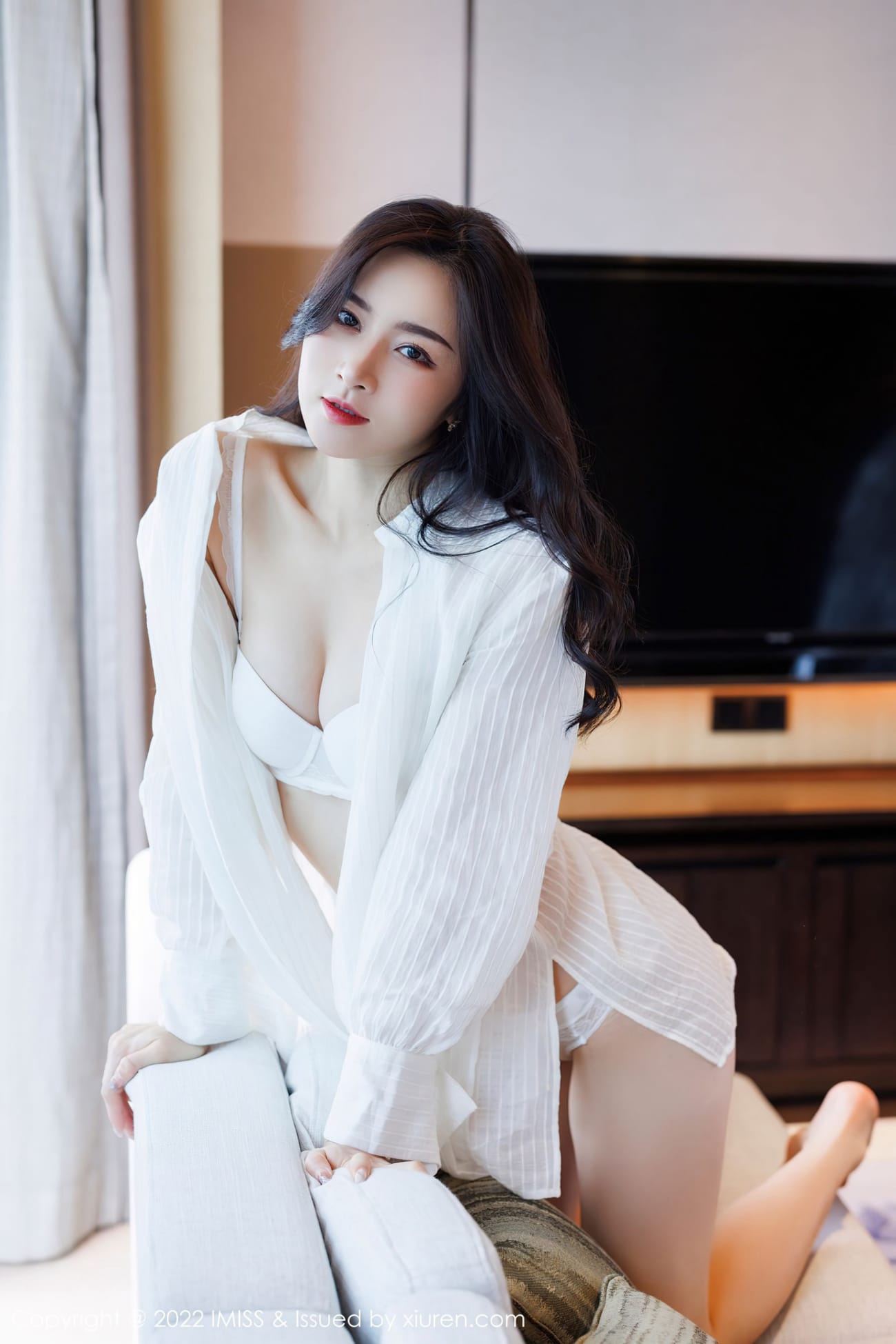 气质美女Vanessa - 白色服饰+丝袜系列性感写真