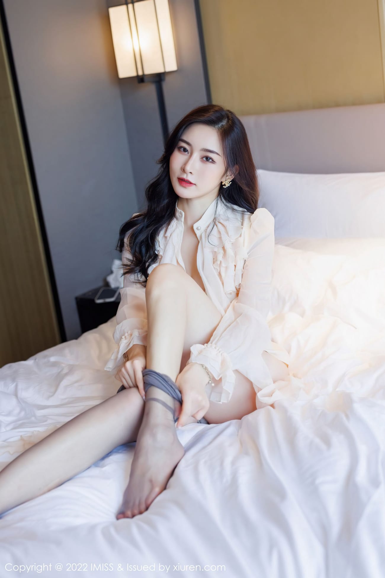 气质美女Vanessa - 白色服饰+丝足系列写真