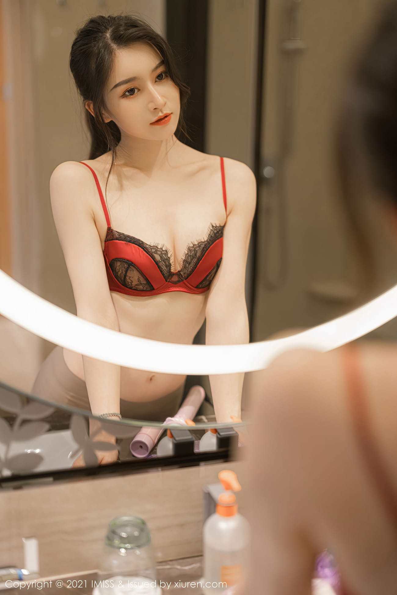 气质美女Vanessa - 秀雅服饰+仪态万方性感写真