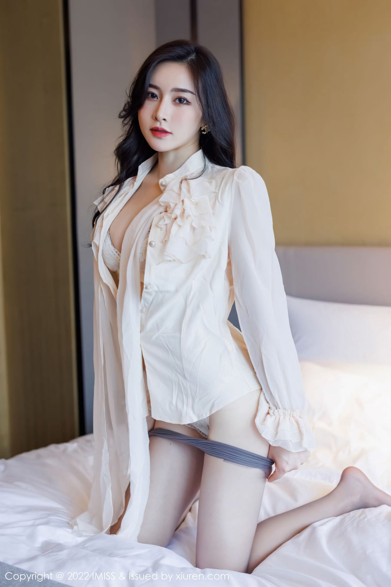气质美女Vanessa - 白色服饰+丝足系列写真