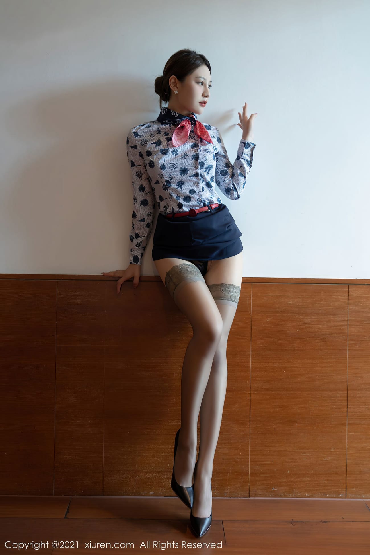 美女模特张欣欣 - 空乘制服+丝袜系列深圳旅拍