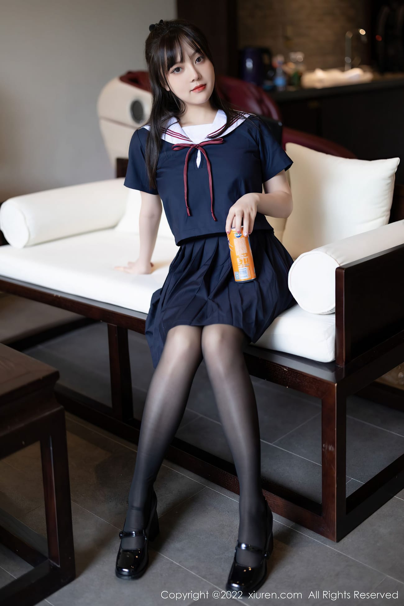 美女模特豆瓣酱 - 深蓝色上衣+黑丝系列性感写真