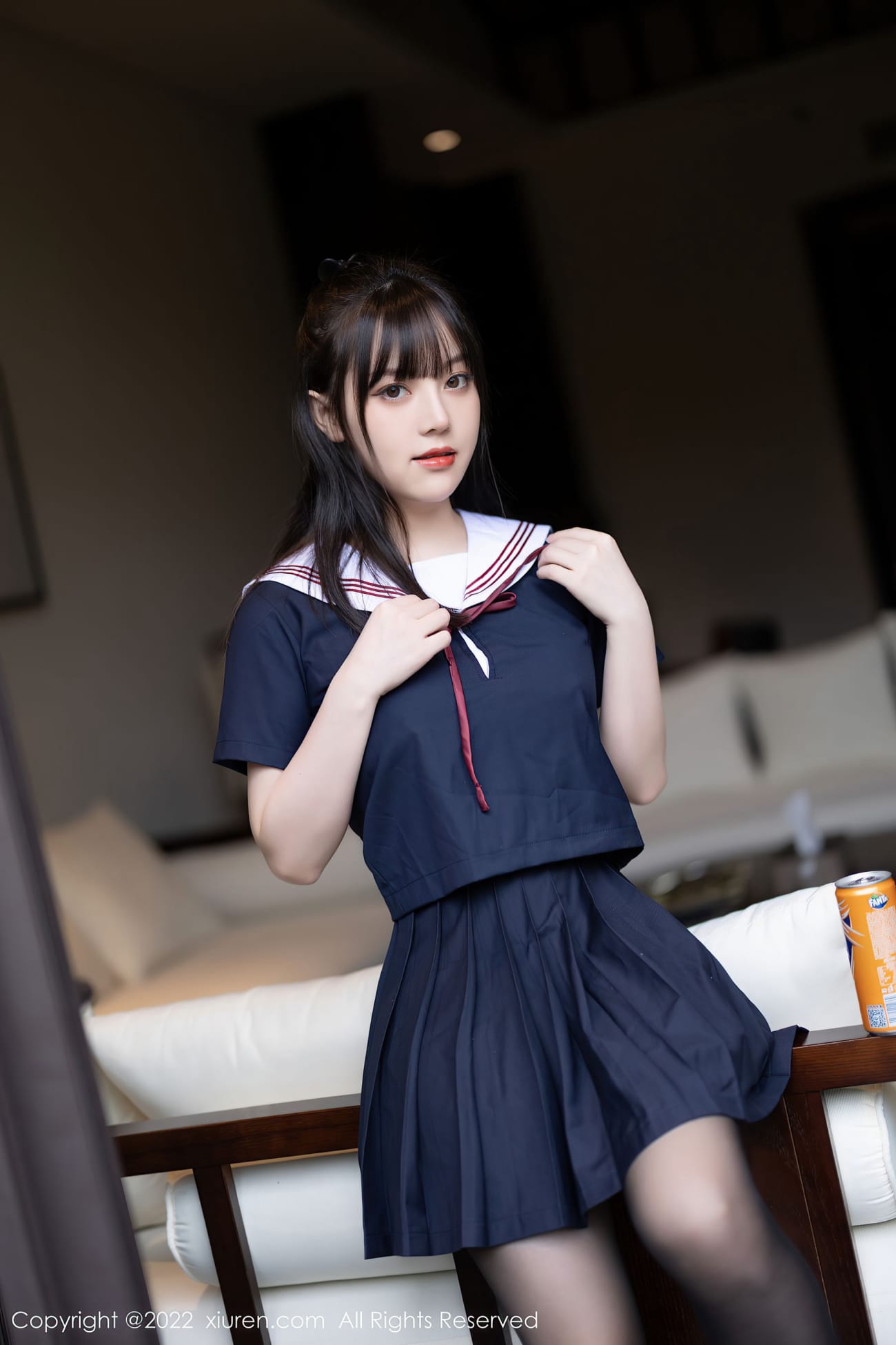 美女模特豆瓣酱 - 深蓝色上衣+黑丝系列性感写真