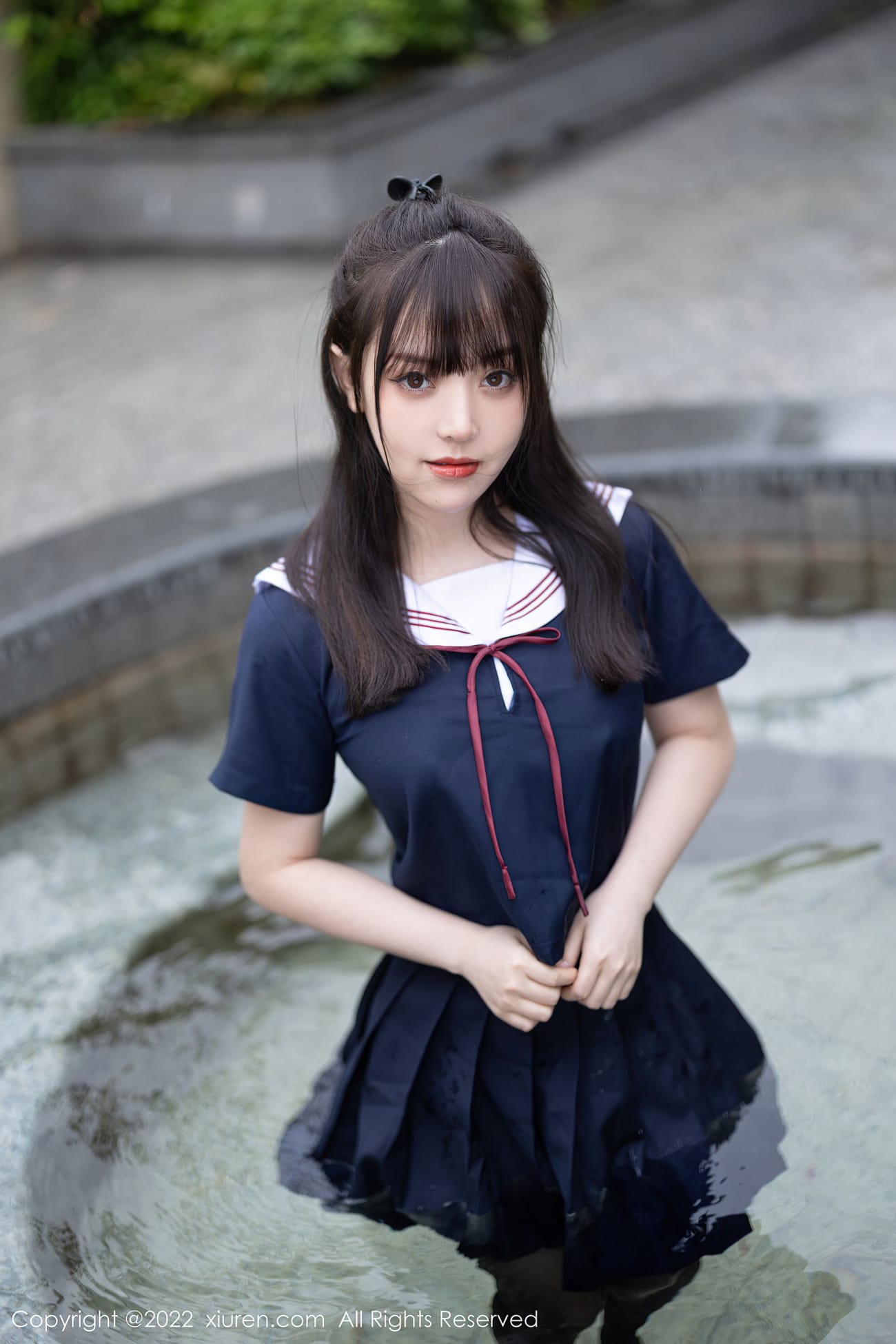 美女模特豆瓣酱 - 深蓝色上衣+黑丝系列性感写真