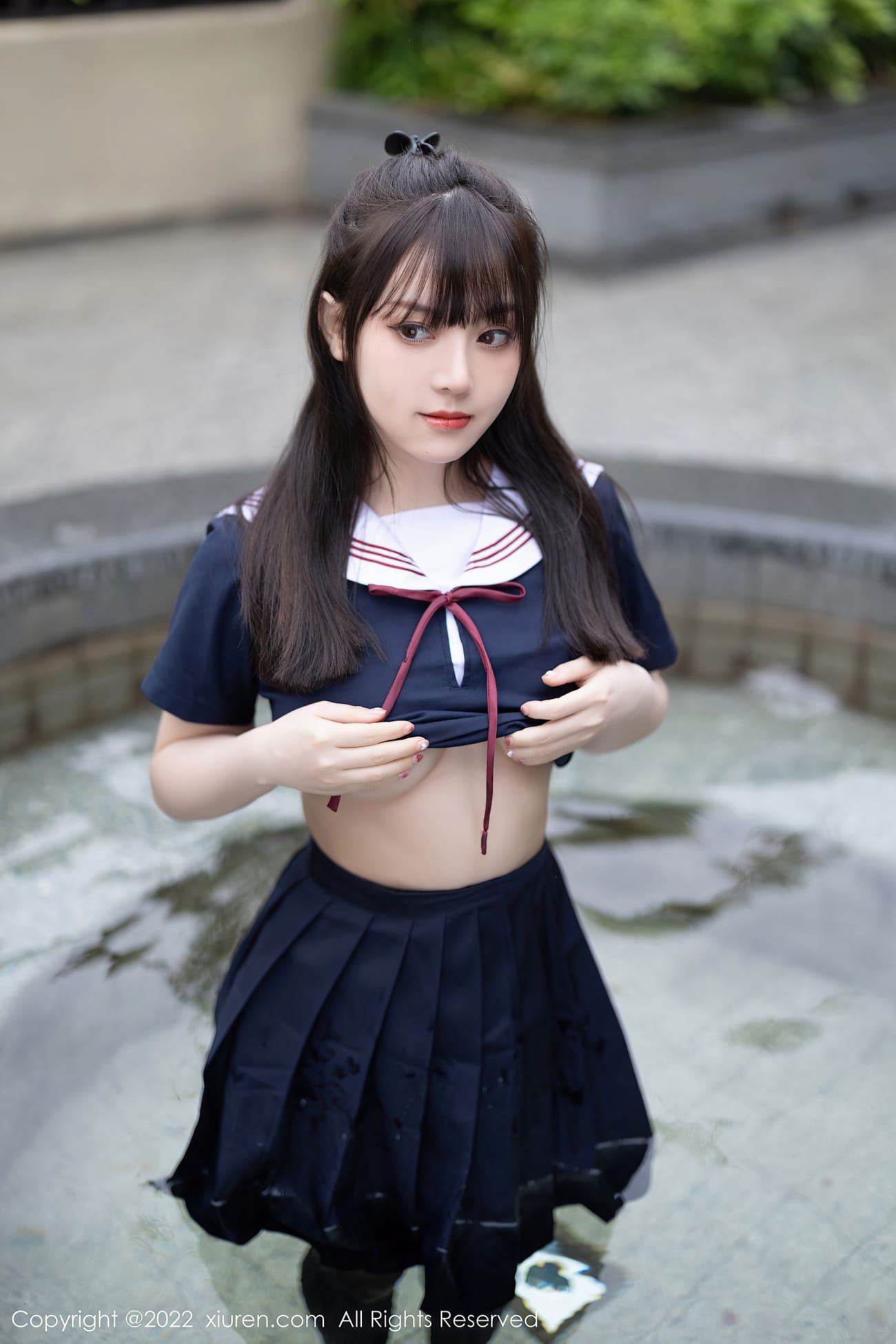 美女模特豆瓣酱 - 深蓝色上衣+黑丝系列性感写真