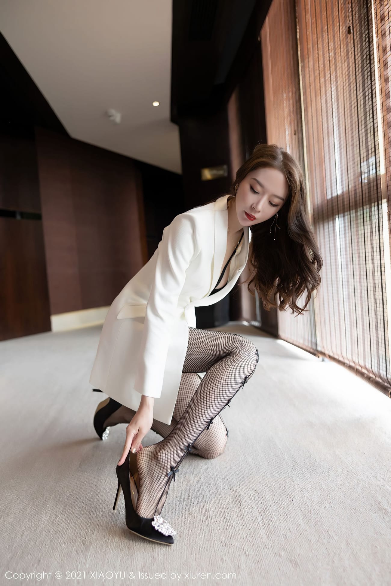 美女模特梦心月 - 飒爽大衣+网袜系列性感写真