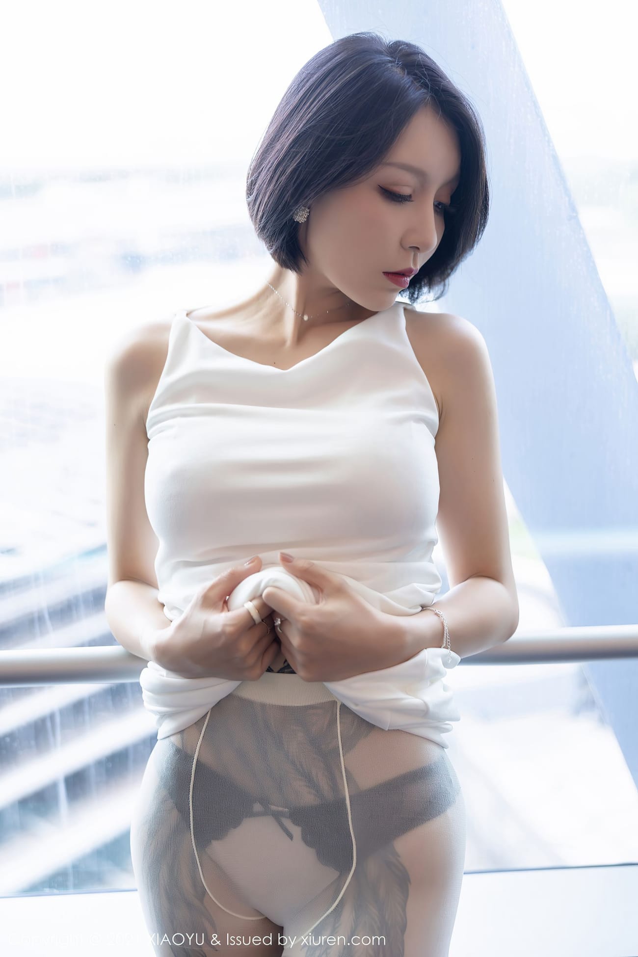 模特潘朵拉Laa - 洁白服饰+丝袜系列性感写真