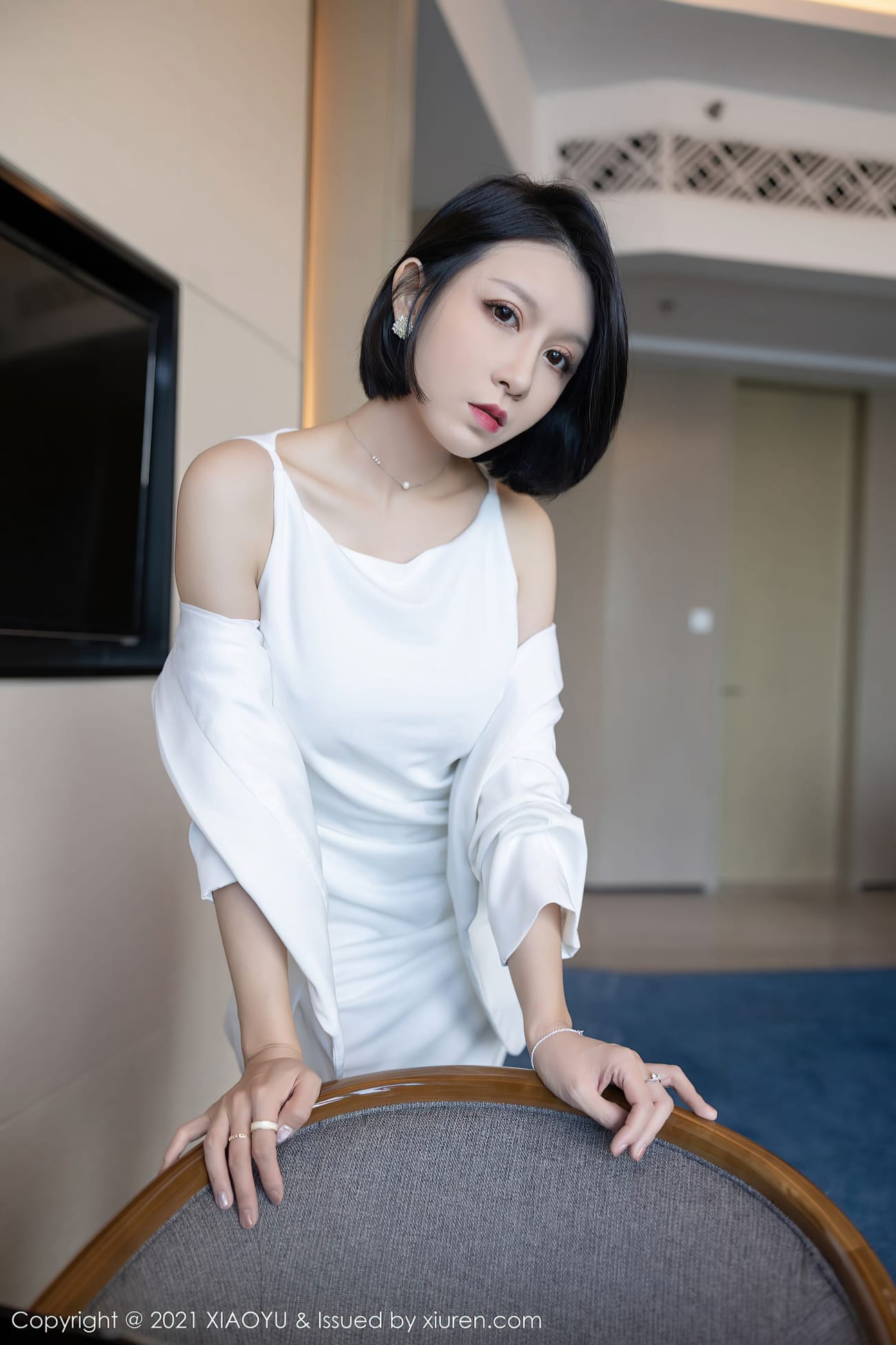 模特潘朵拉Laa - 洁白服饰+丝袜系列性感写真