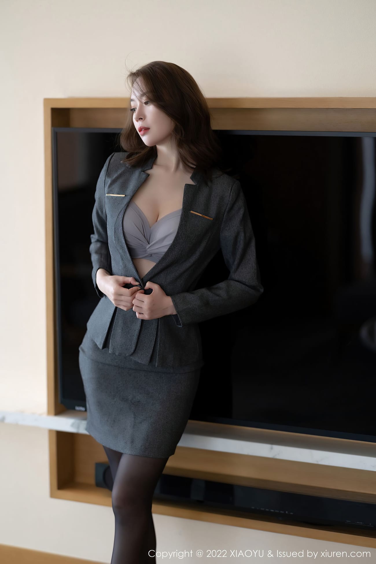 模特梦心玥 - 职场OL+丝袜制服系列曼妙写真