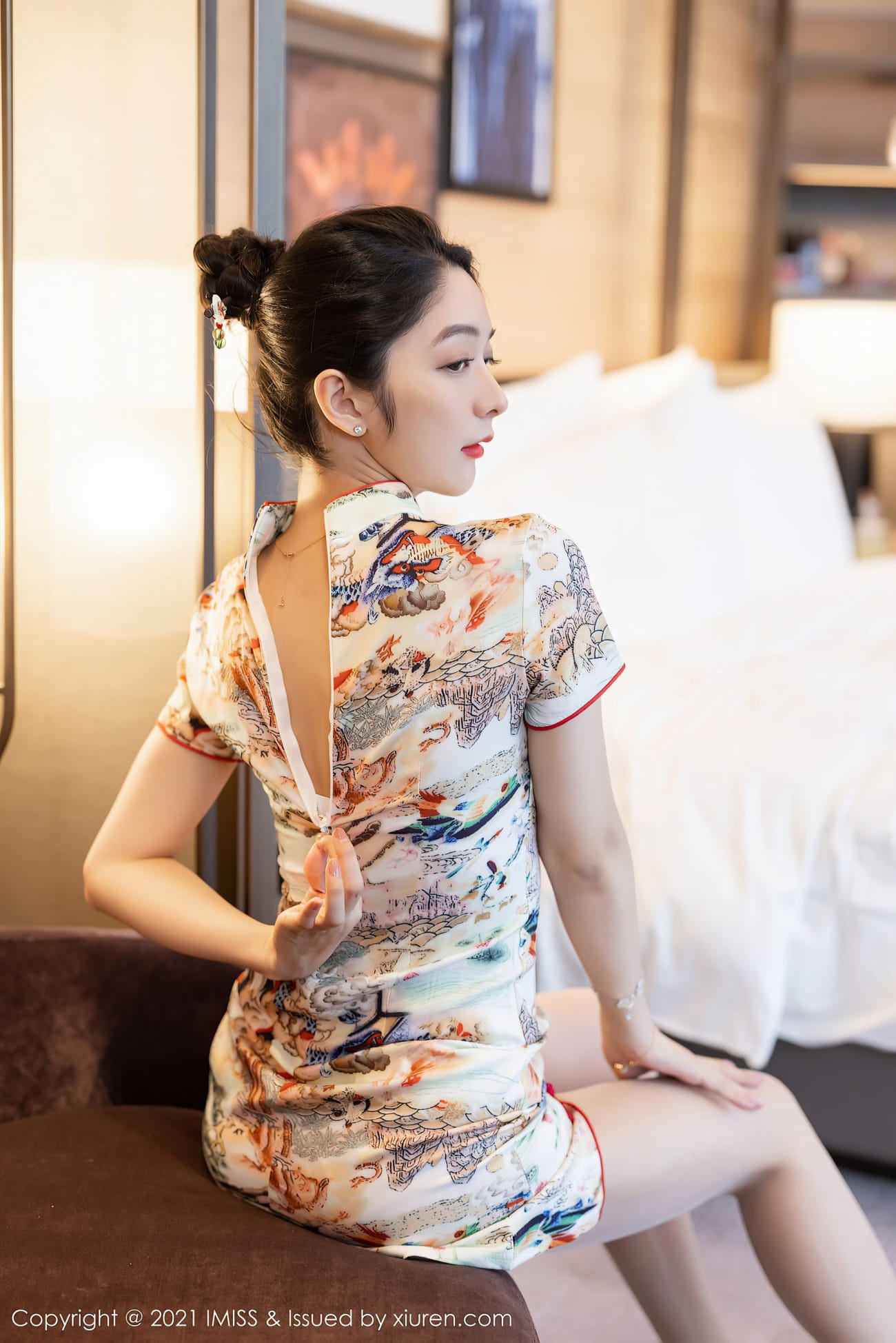 性感女神Angela00 - 韵味旗袍+丝袜玉足灵动写真