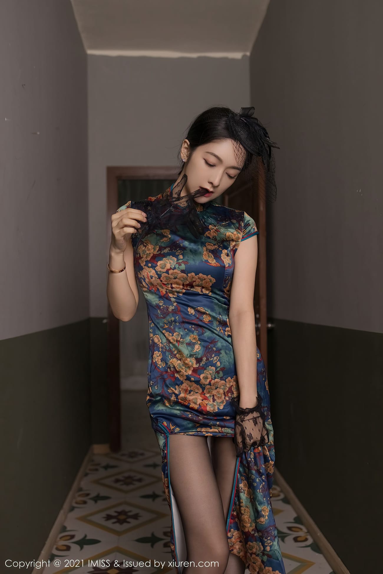 模特Angela00 - 古典旗袍+情趣黑丝性感写真