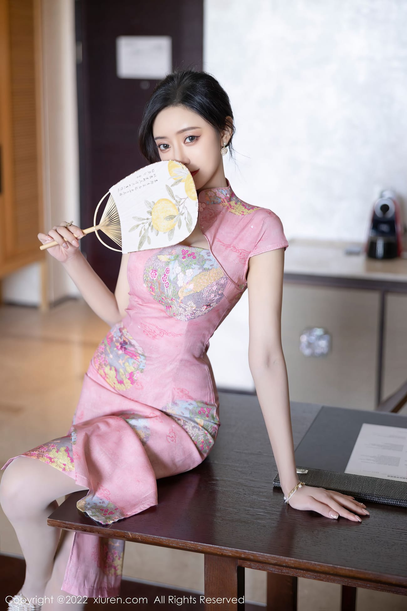 女神王馨瑶yanni - 粉红色旗袍大秀身材厦门旅拍