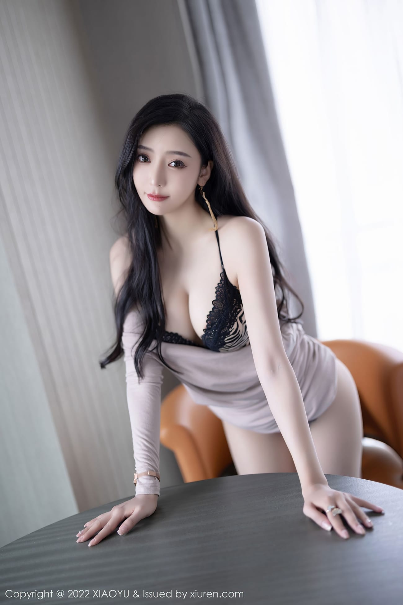 女神王馨瑶yanni - 浅色连衣长裙+丝袜系列性感写真