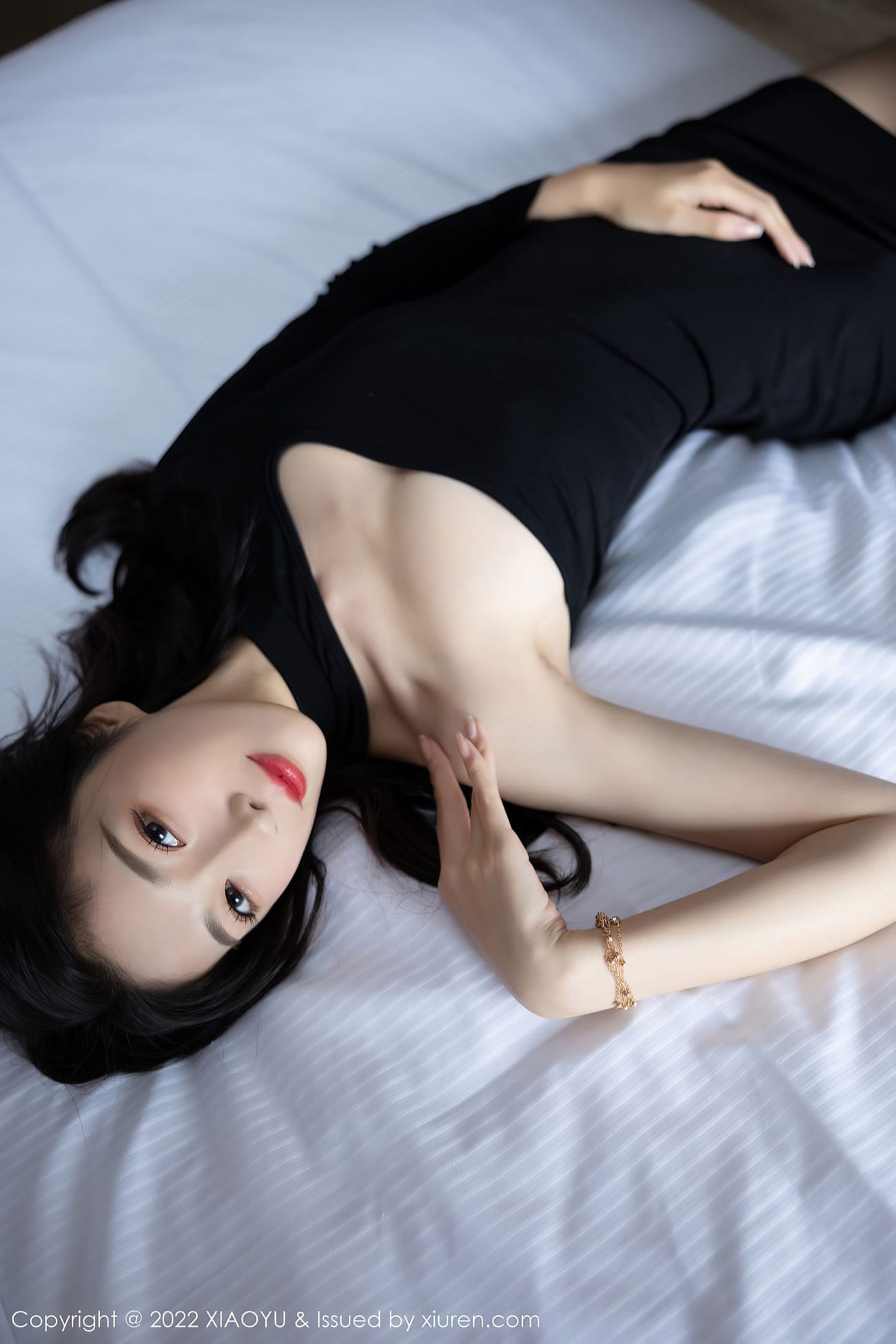 新人嫩模林乐一 - 黑色服饰+原色丝袜娇媚写真