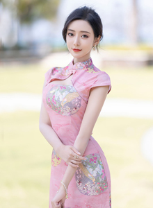 [XiuRen秀人网] No.5007 女神王馨瑶yanni - 粉红色旗袍大秀身材厦门旅拍