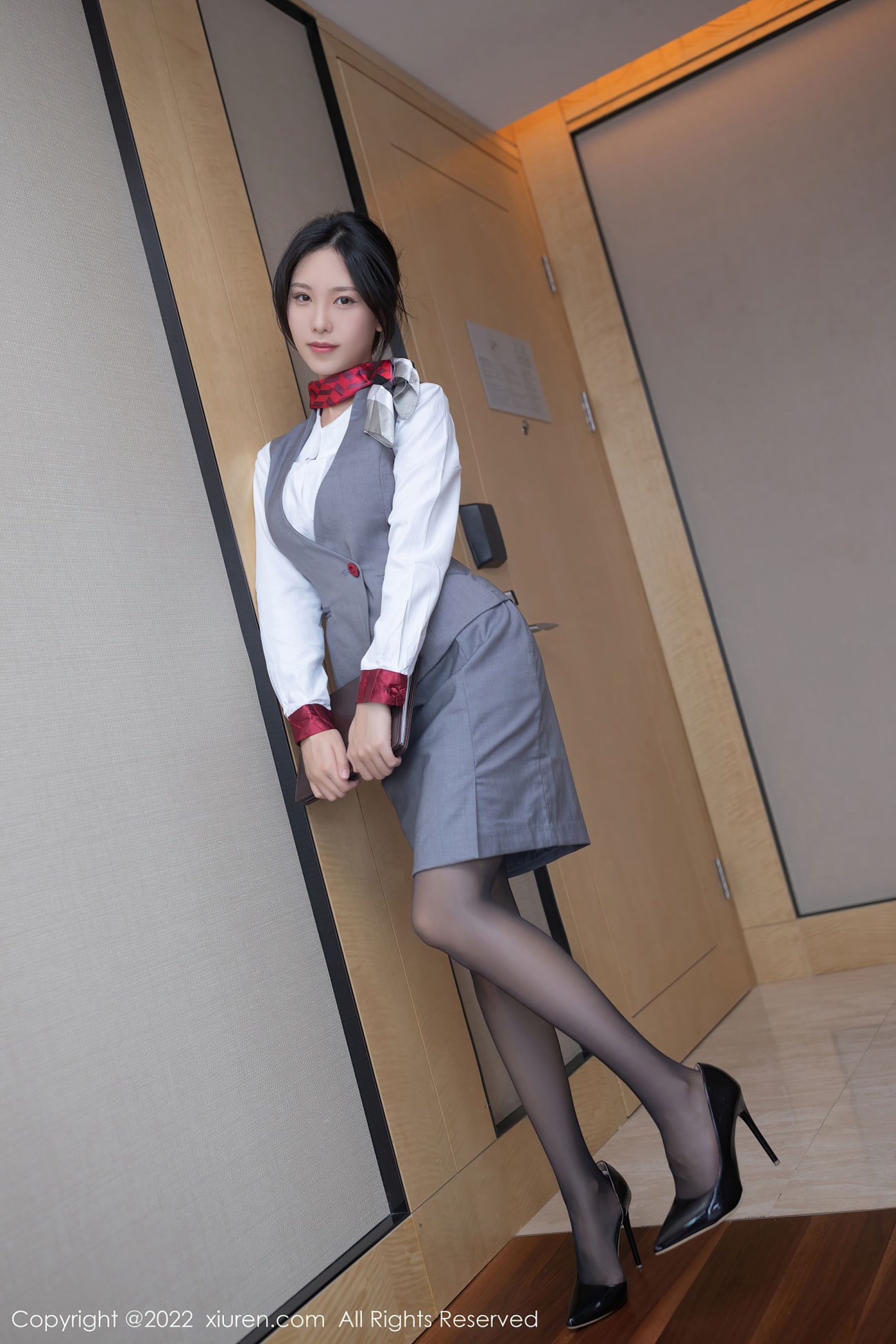 模特利世 - 空姐制服+黑丝系列性感写真