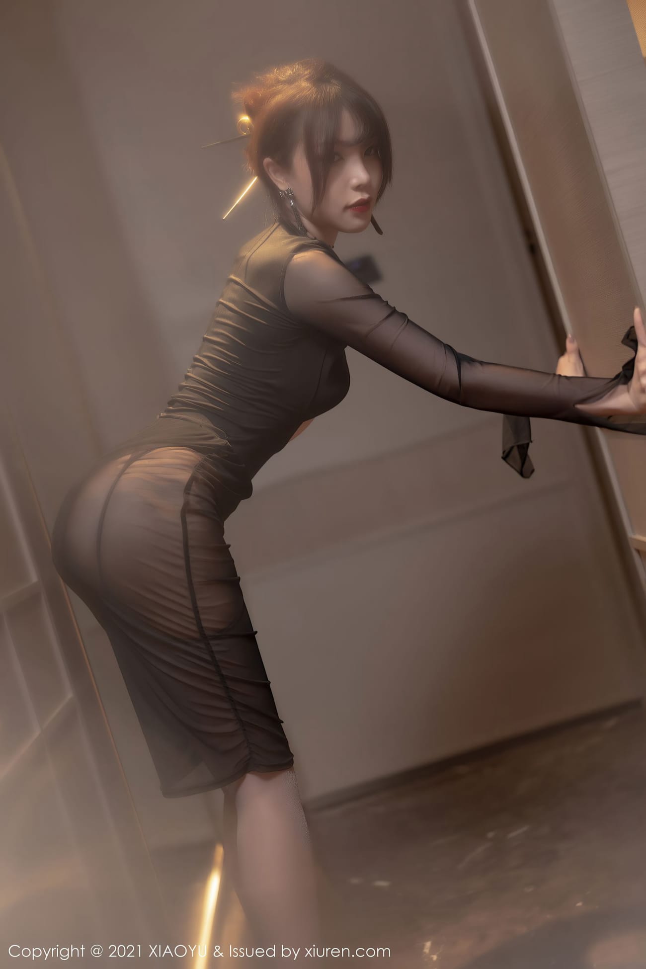 女神芝芝Booty - 半透长裙+黑丝系列性感写真