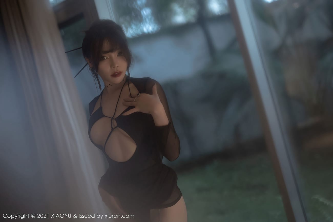 女神芝芝Booty - 半透长裙+黑丝系列性感写真