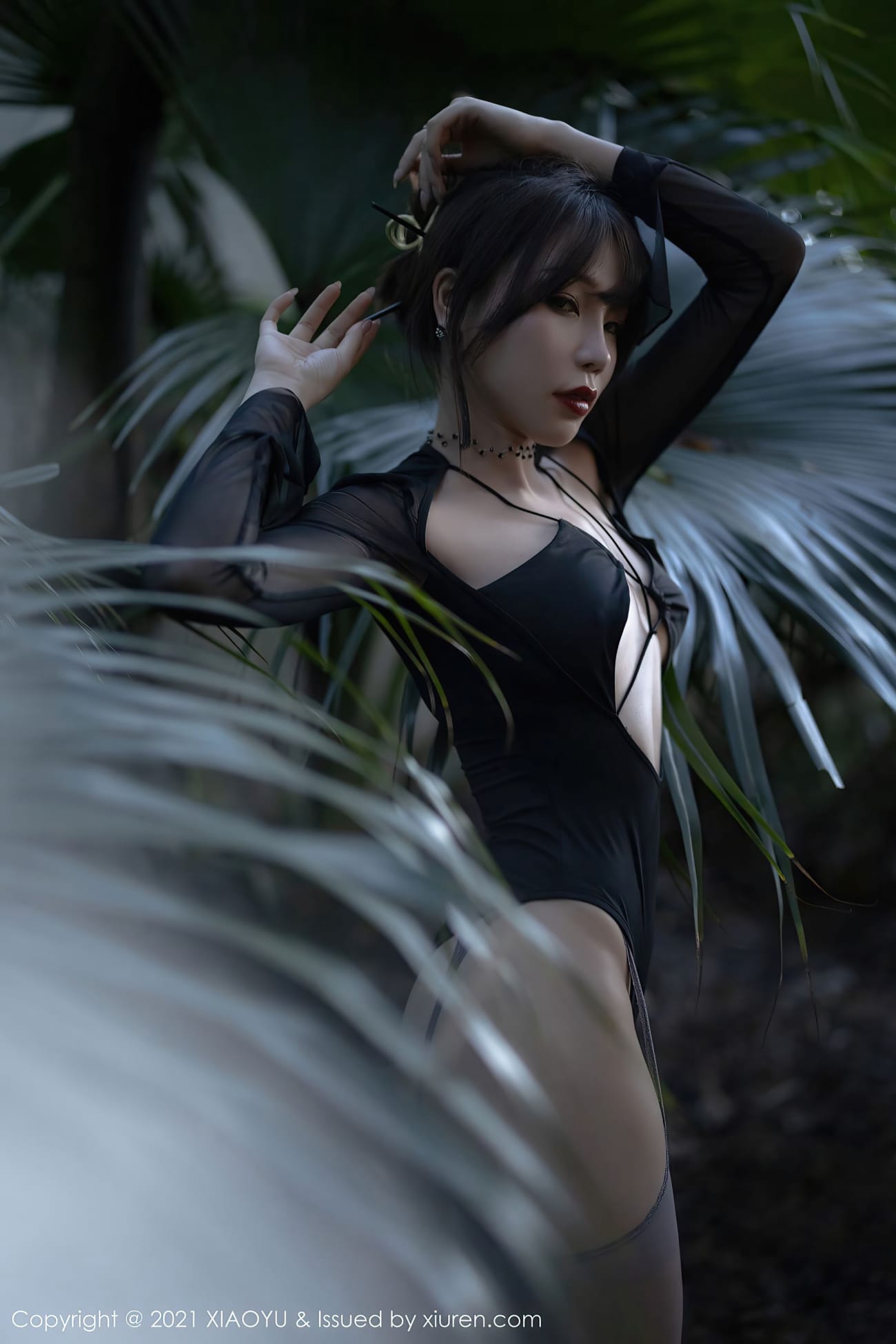 女神芝芝Booty - 半透长裙+黑丝系列性感写真