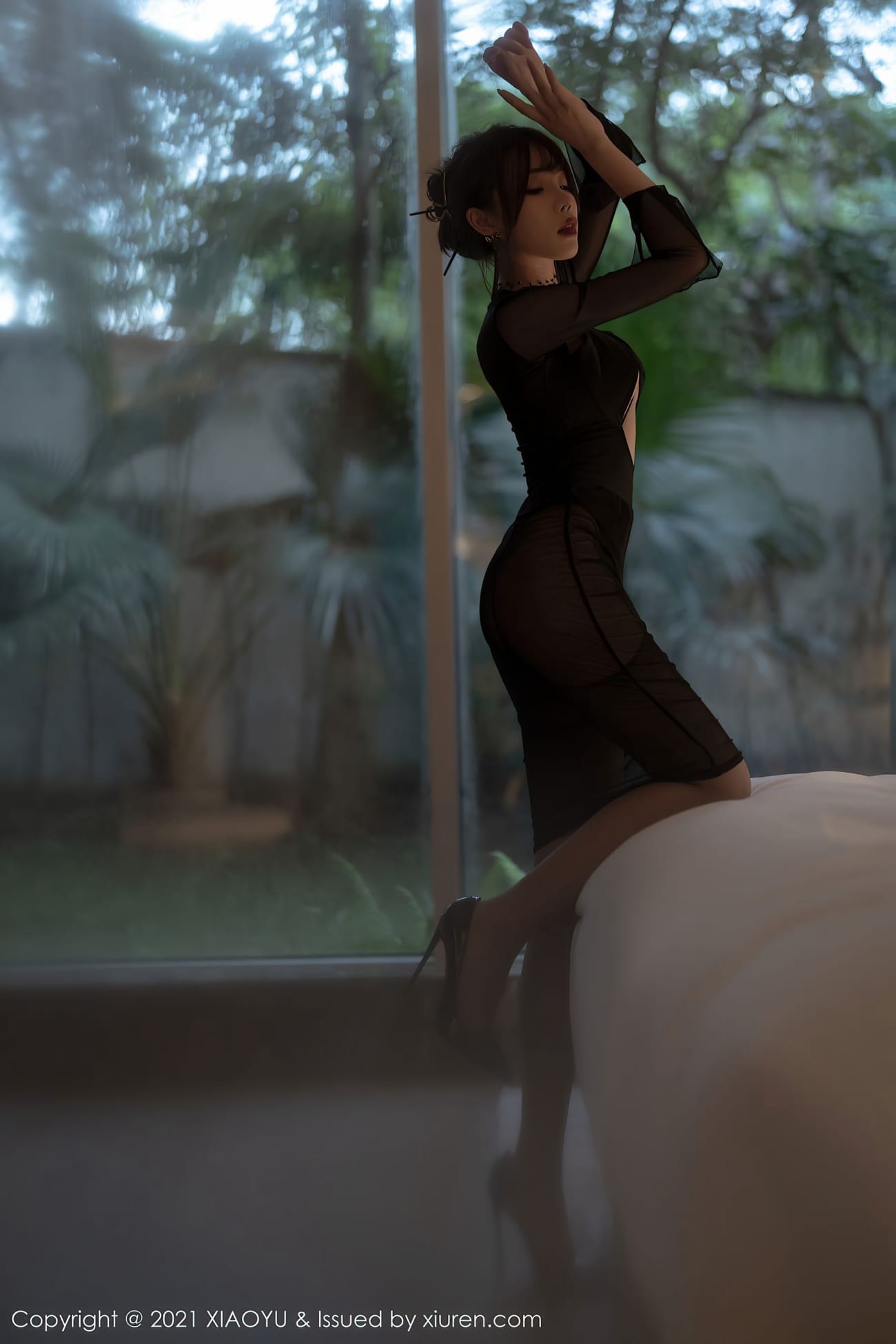 女神芝芝Booty - 半透长裙+黑丝系列性感写真