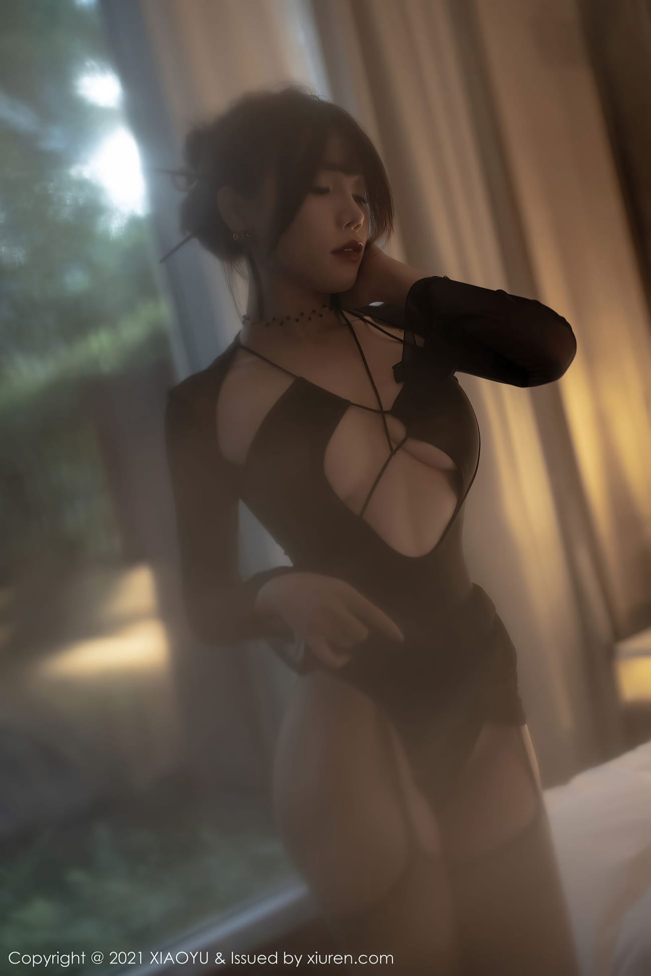 女神芝芝Booty - 半透长裙+黑丝系列性感写真