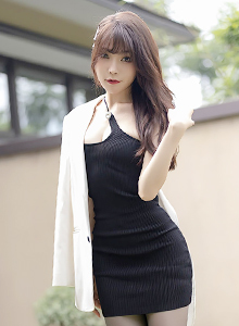 [秀人XiuRen] No.3763 女神芝芝Booty - 典雅吊裙+发光黑丝性感写真