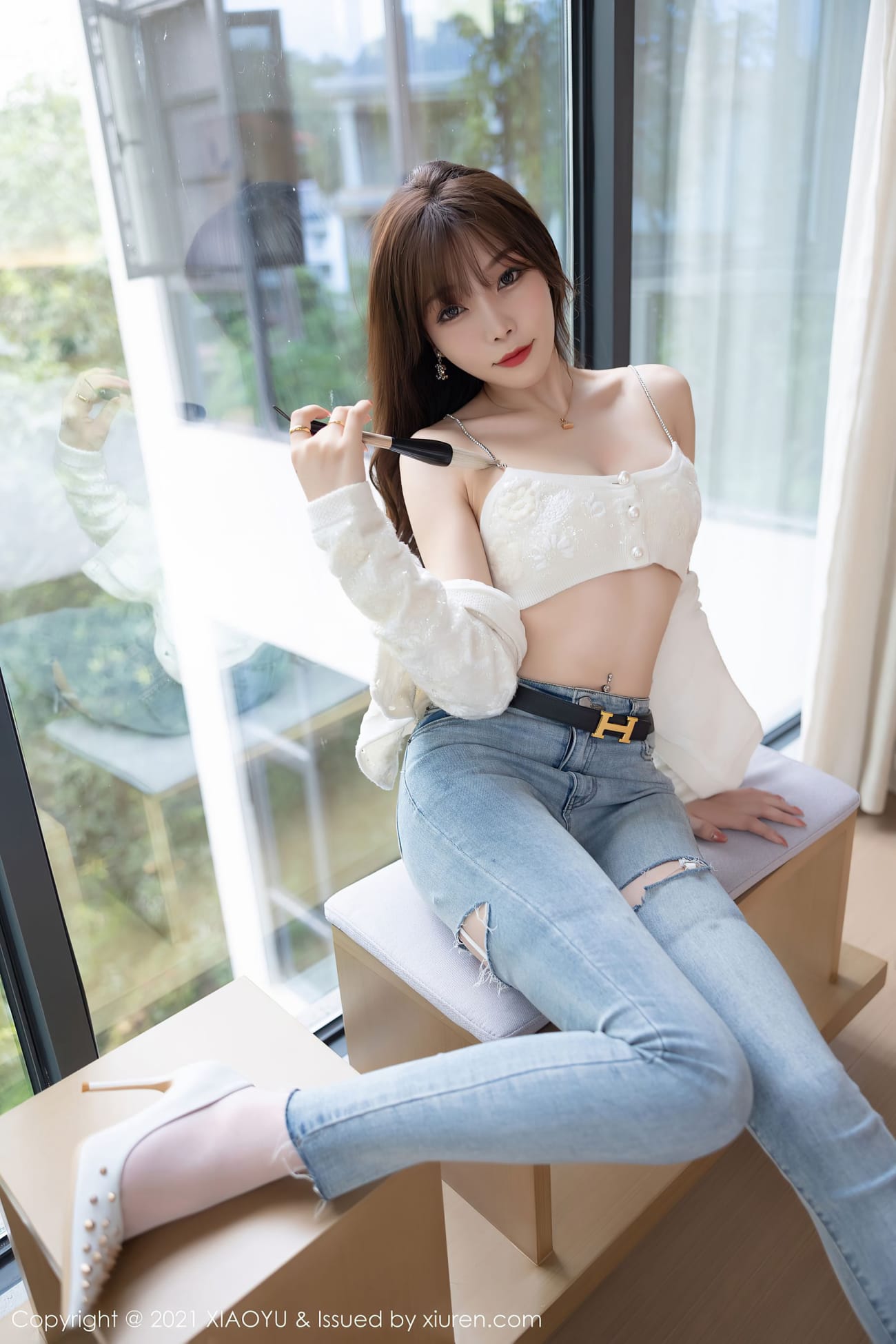 女神芝芝Booty - 小蛮腰+牛仔裤娇艳写真