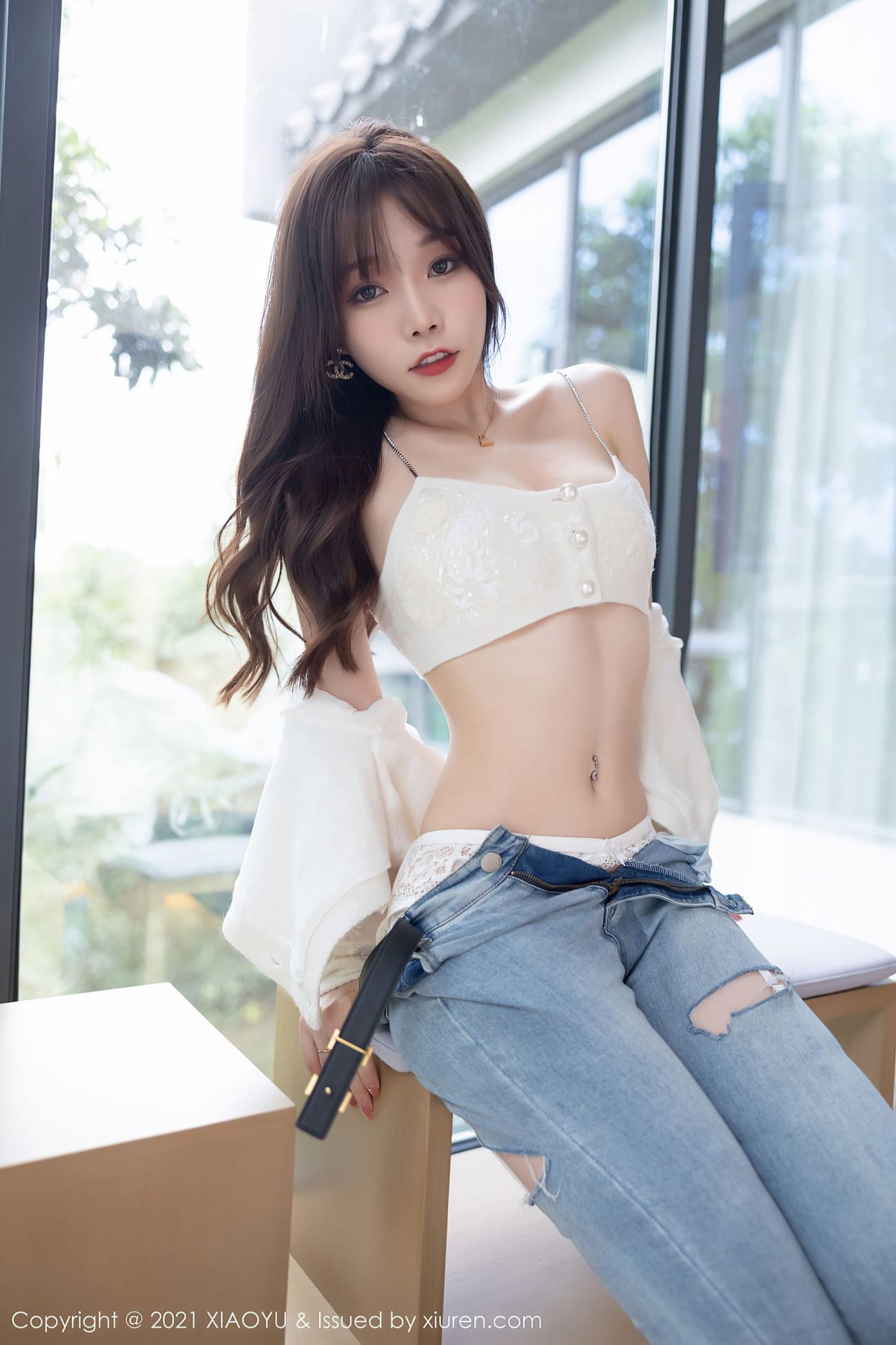 女神芝芝Booty - 小蛮腰+牛仔裤娇艳写真