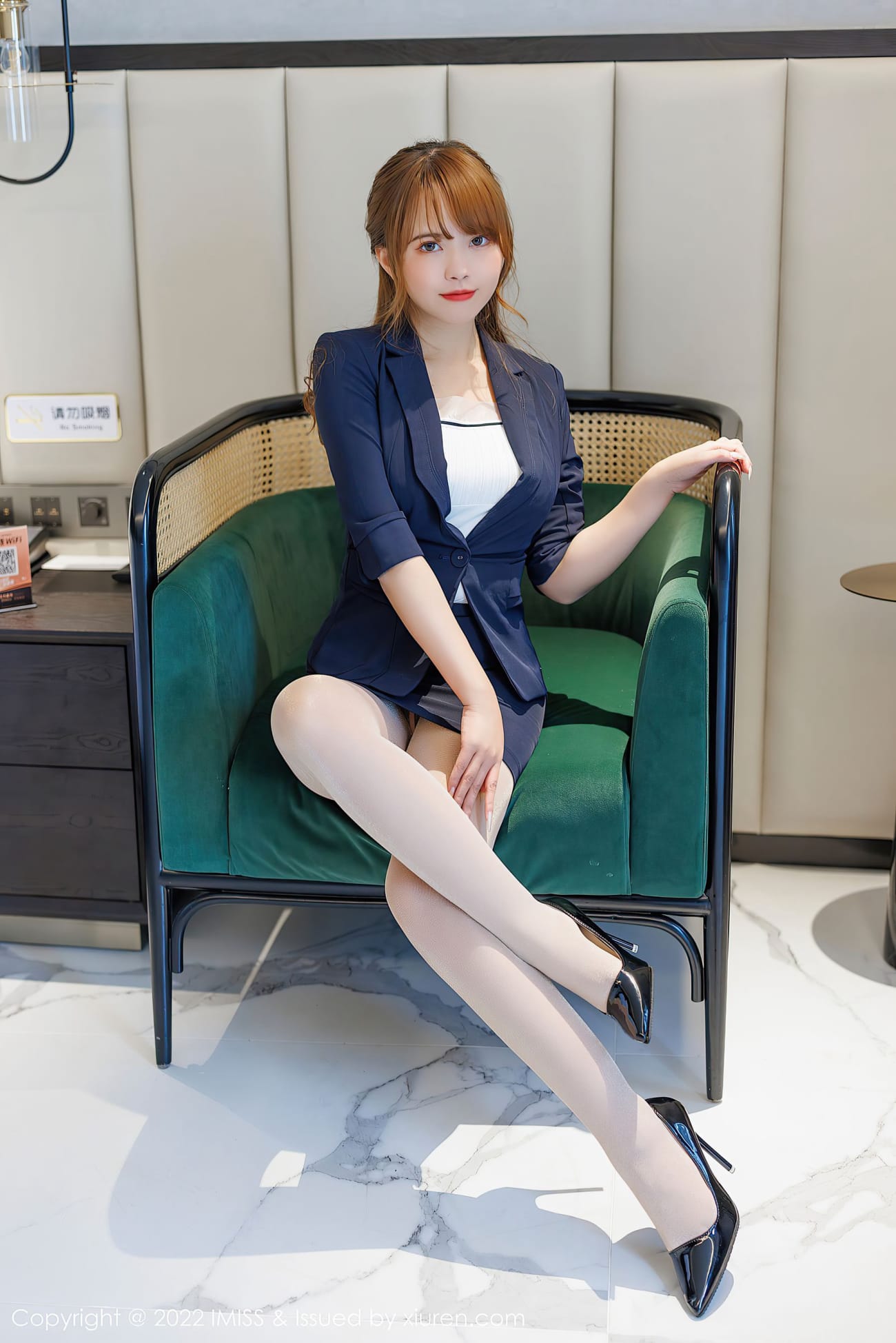 新人模特张思允Nice - 职场OL+丝袜系列云南写真