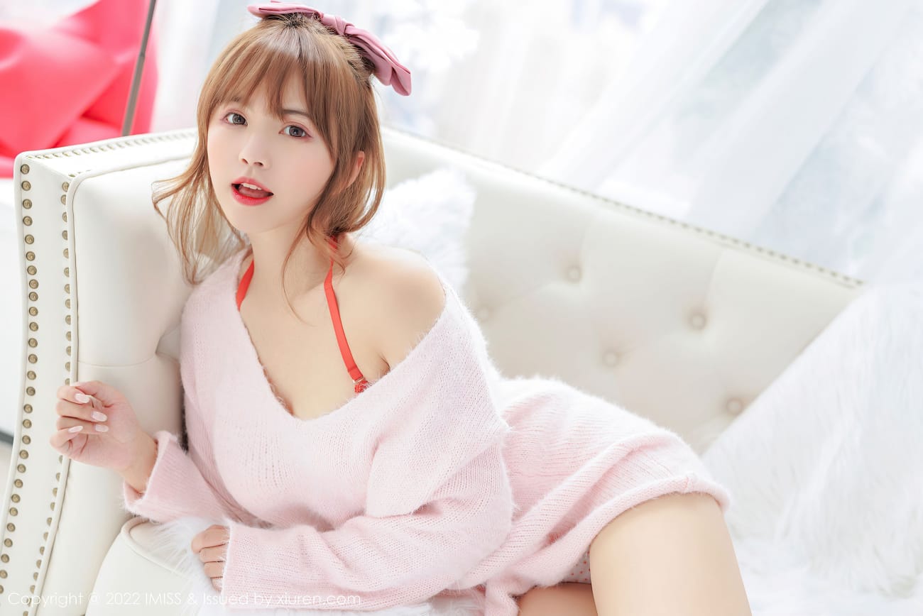 新人模特张思允Nice - 粉色上衣+原色丝袜性感写真