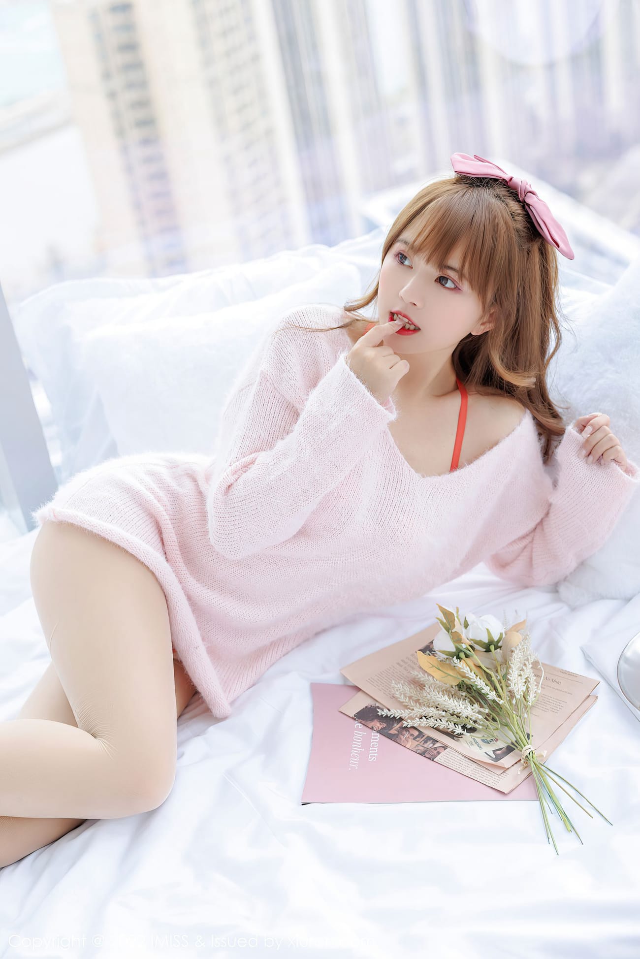 新人模特张思允Nice - 粉色上衣+原色丝袜性感写真
