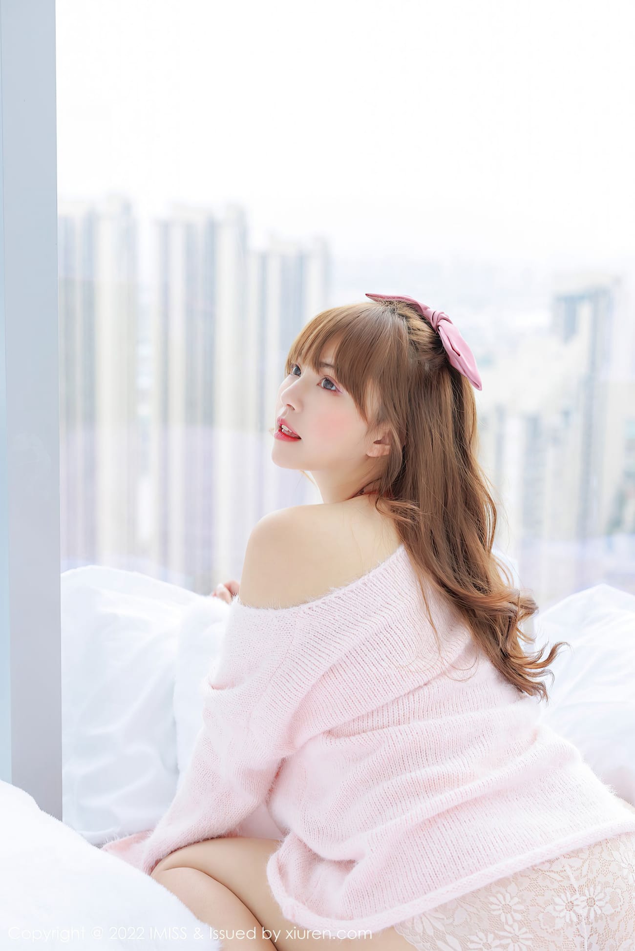 新人模特张思允Nice - 粉色上衣+原色丝袜性感写真