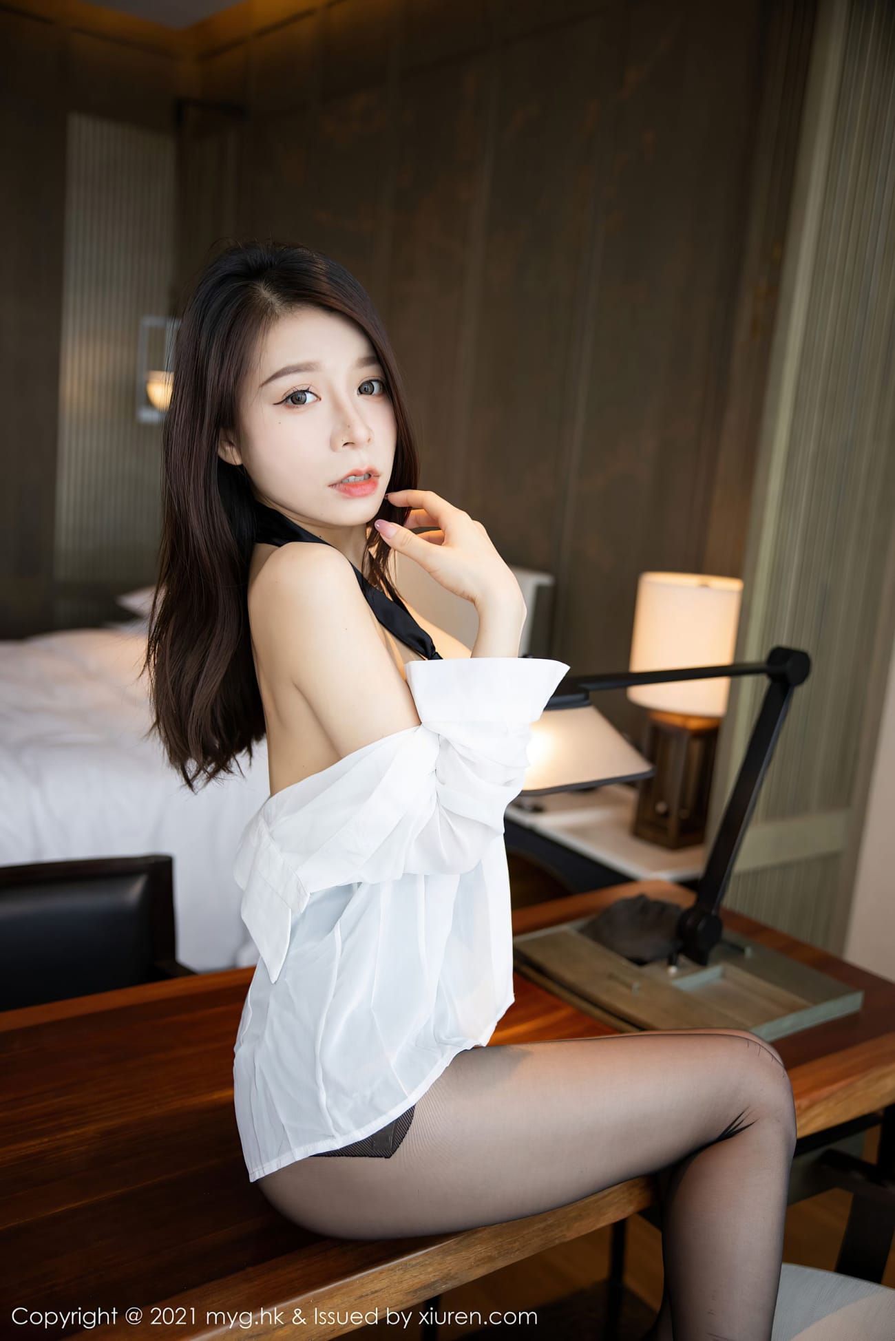 模特Vetiver嘉宝贝儿 - 职场OL+黑丝系列性感写真