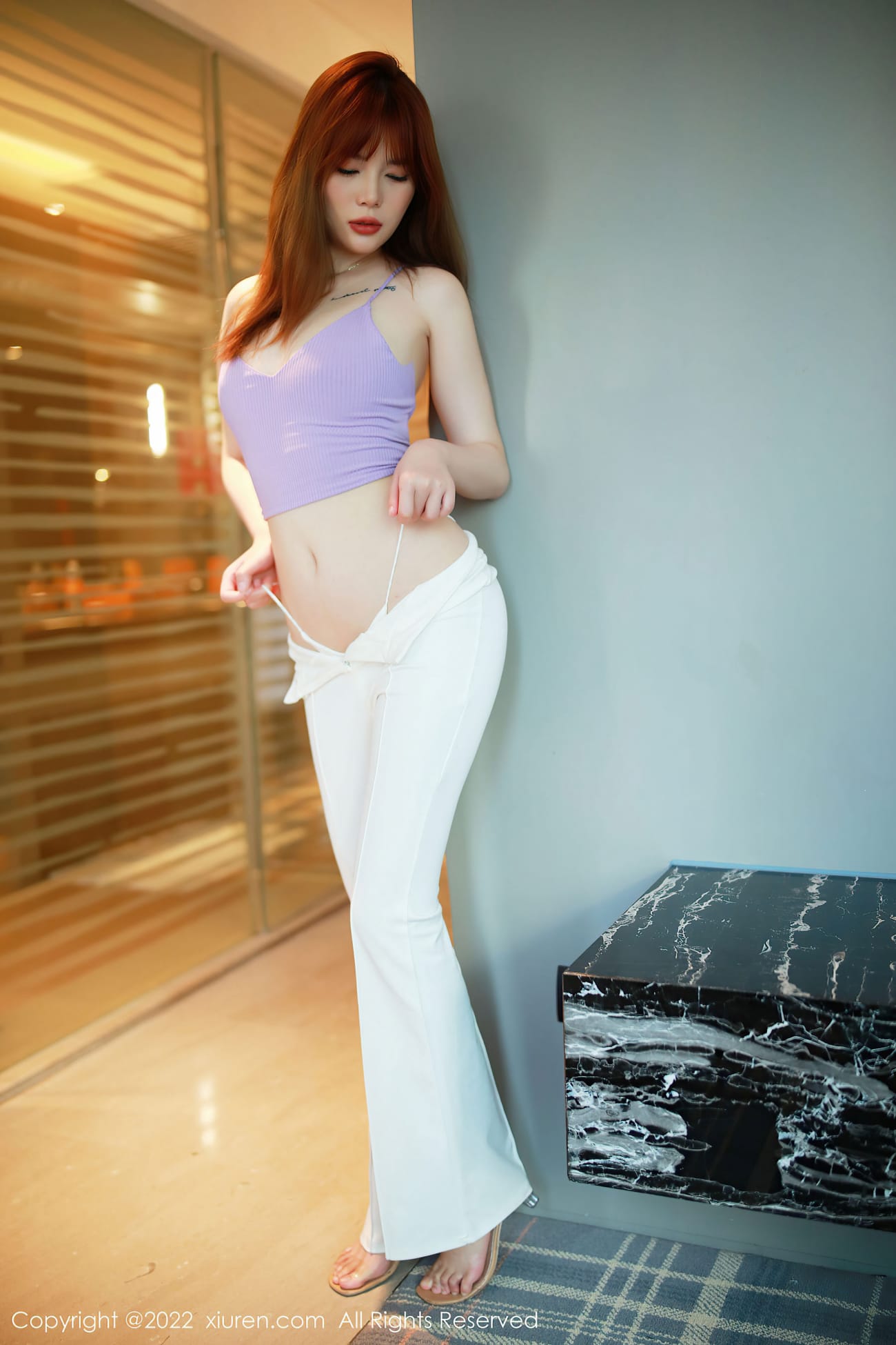 模特Arude薇薇 - 紫色上衣+白色长裤性感写真