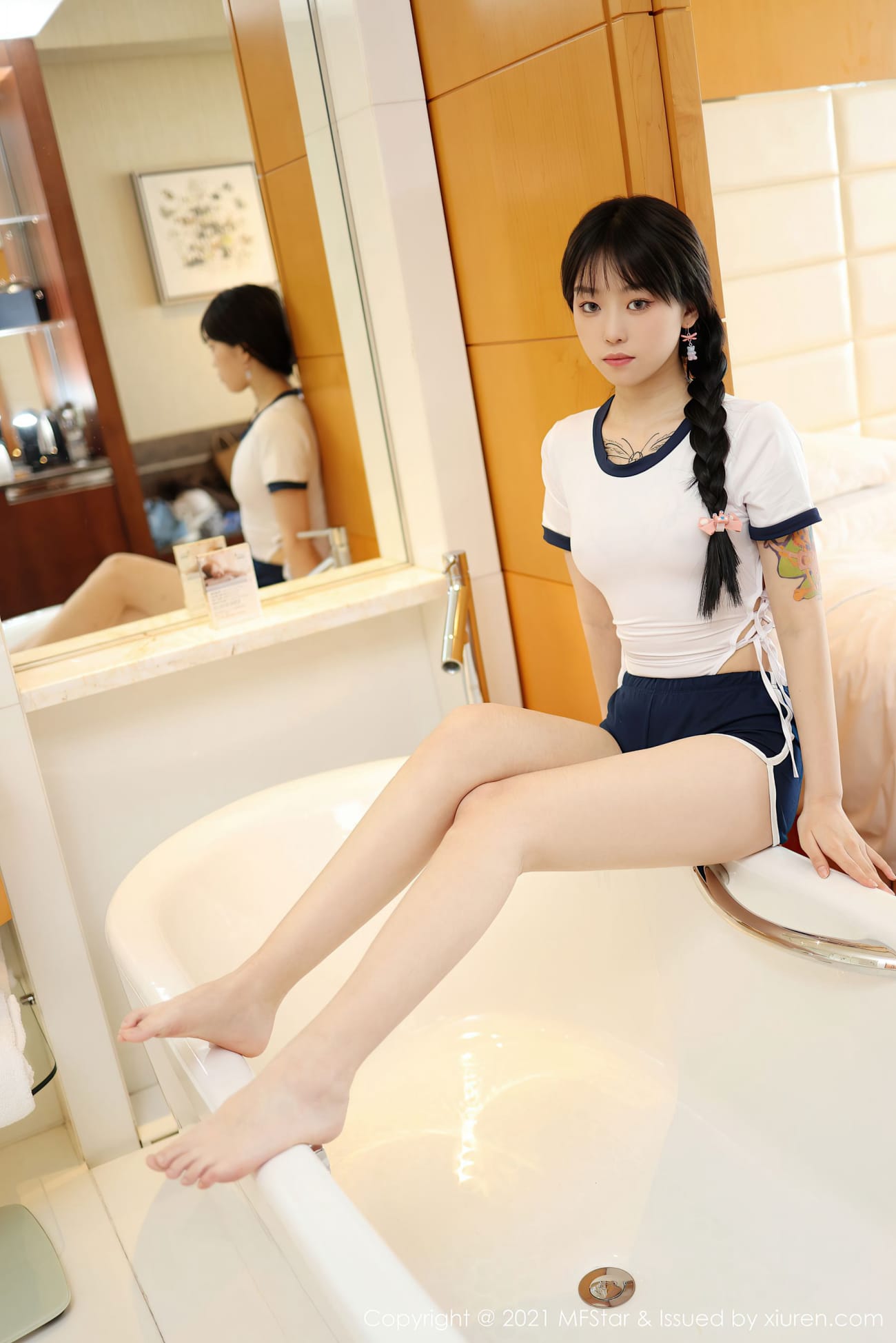 模特奶瓶子 - 马尾辫+体操服日系风格性感写真