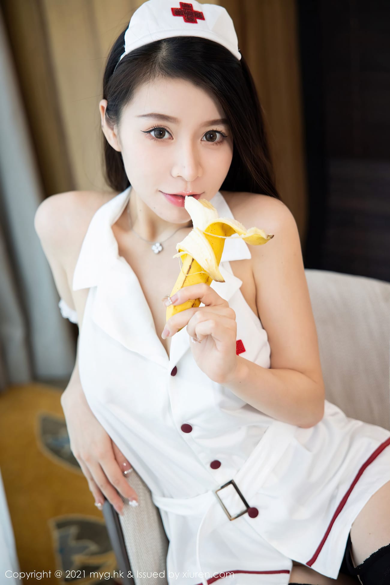 模特vetiver嘉宝贝儿 - 护士制服+黑丝吊袜性感写真