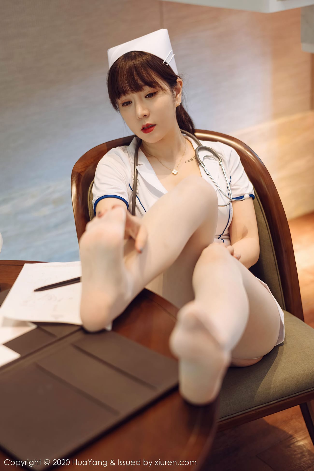 女神王雨纯 - 护士制服+原色丝袜西双版纳旅拍