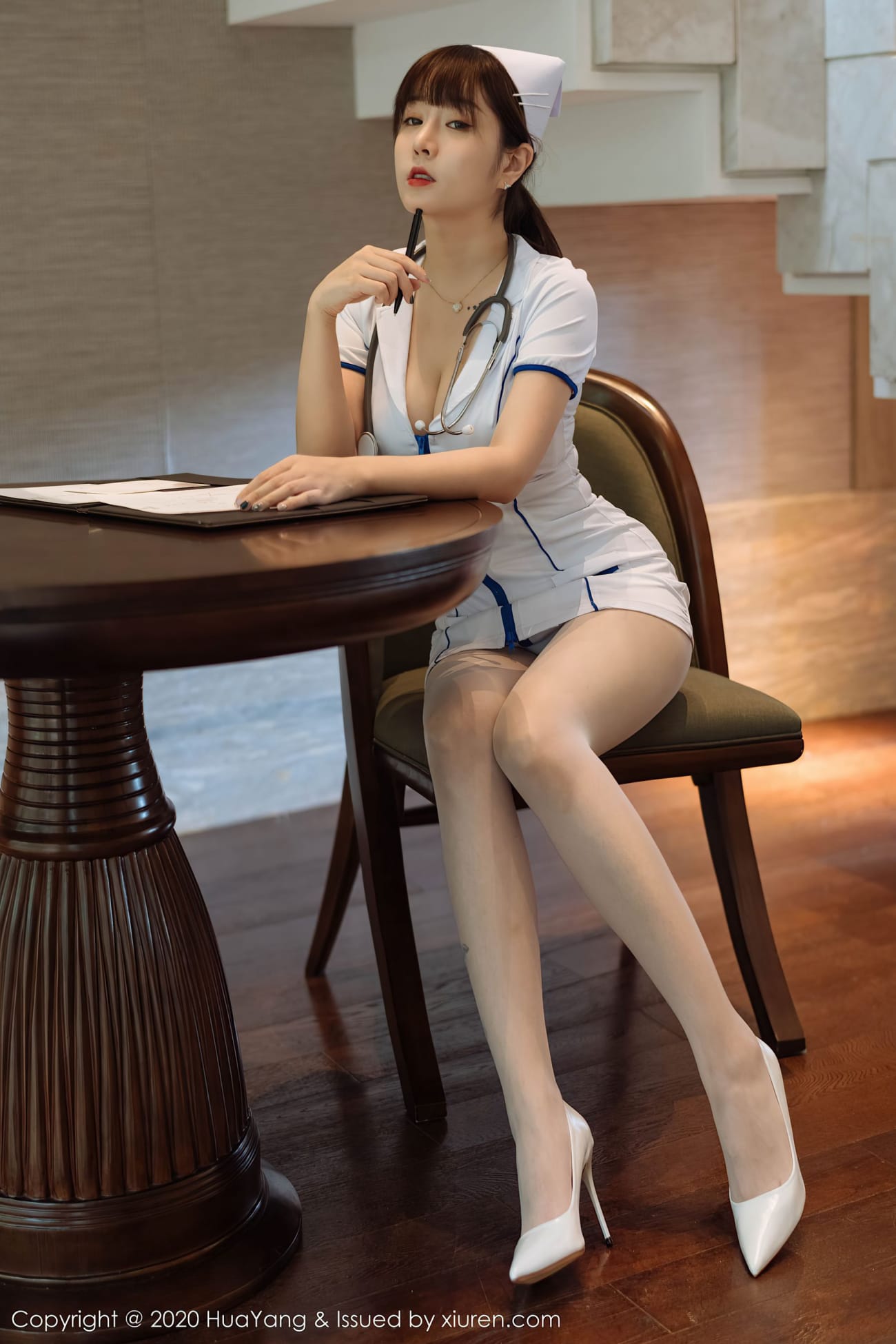 女神王雨纯 - 护士制服+原色丝袜西双版纳旅拍