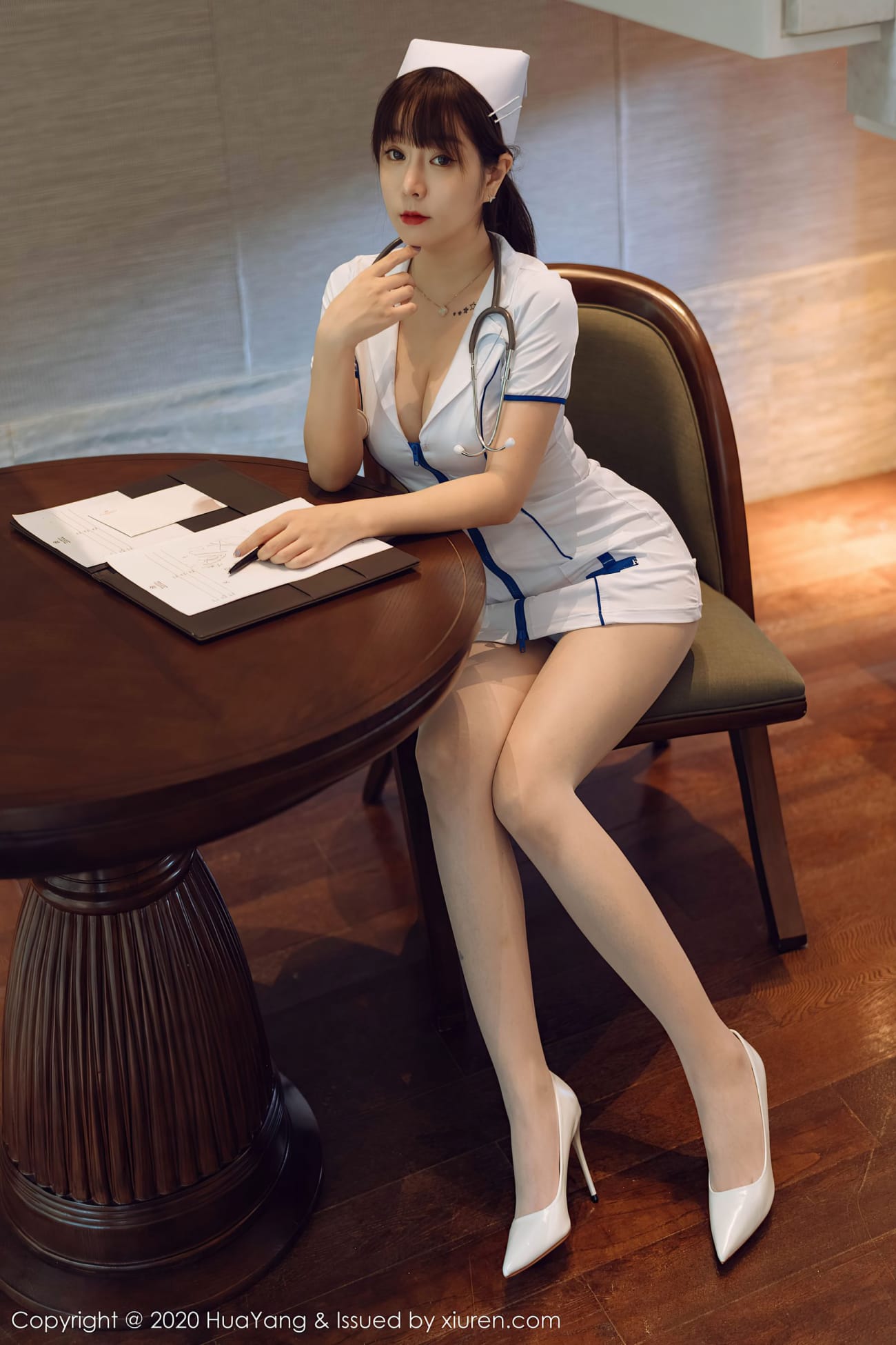 女神王雨纯 - 护士制服+原色丝袜西双版纳旅拍