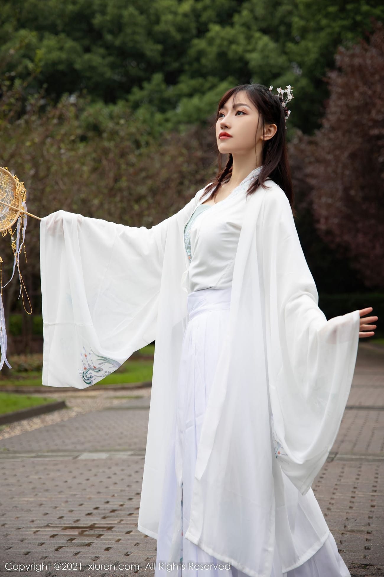 模特西门小玉 - 白色古装服饰装扮性感写真