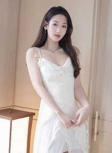 [秀人XiuRen] No.4985 模特唐安琪 - 米黄色长裙+丝袜系列三角旅拍