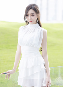 [语画界XIAOYU] Vol.822 女神王馨瑶yanni - 白色连衣裙+丝袜系列户外写真