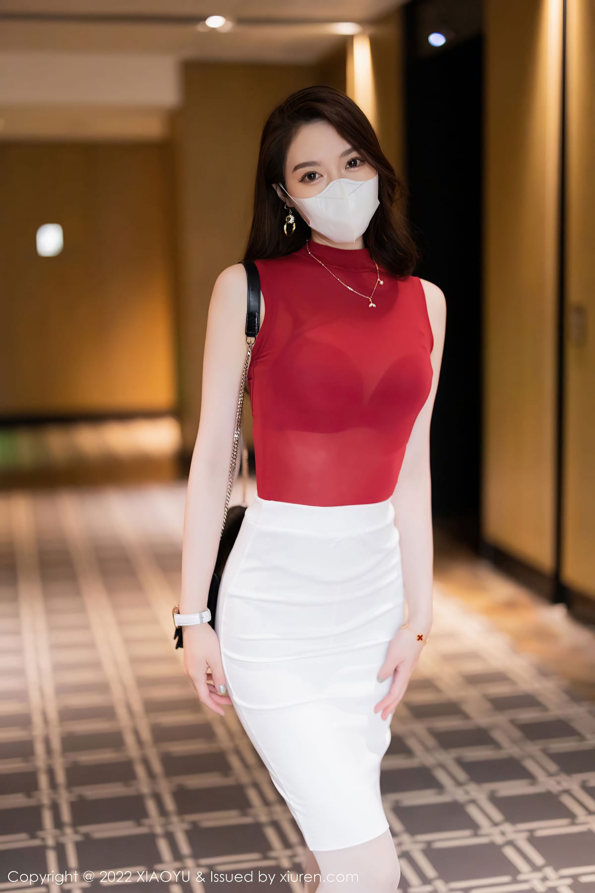 模特梦心玥 - 收身上衣+白色短裙性感写真