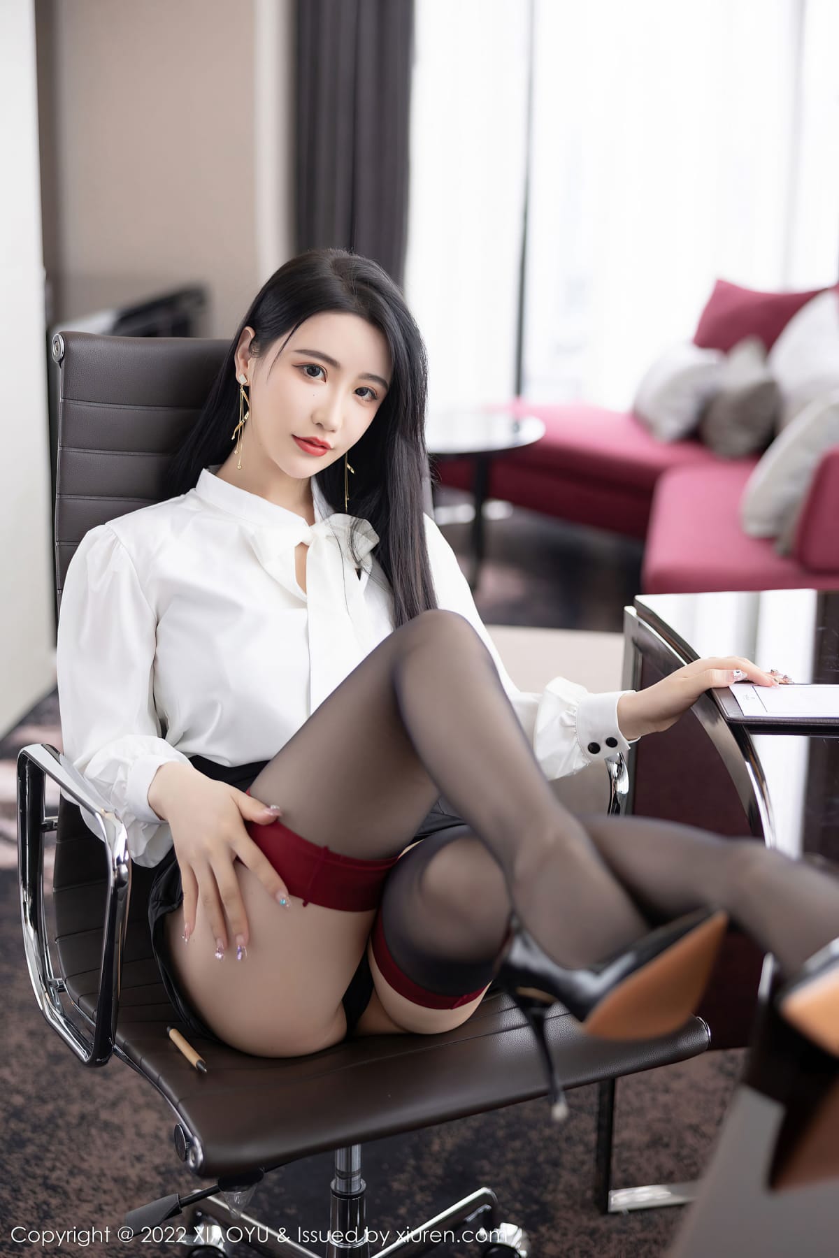 女神Cherry樱桃酱 - 白衬衫+黑色短裙性感写真